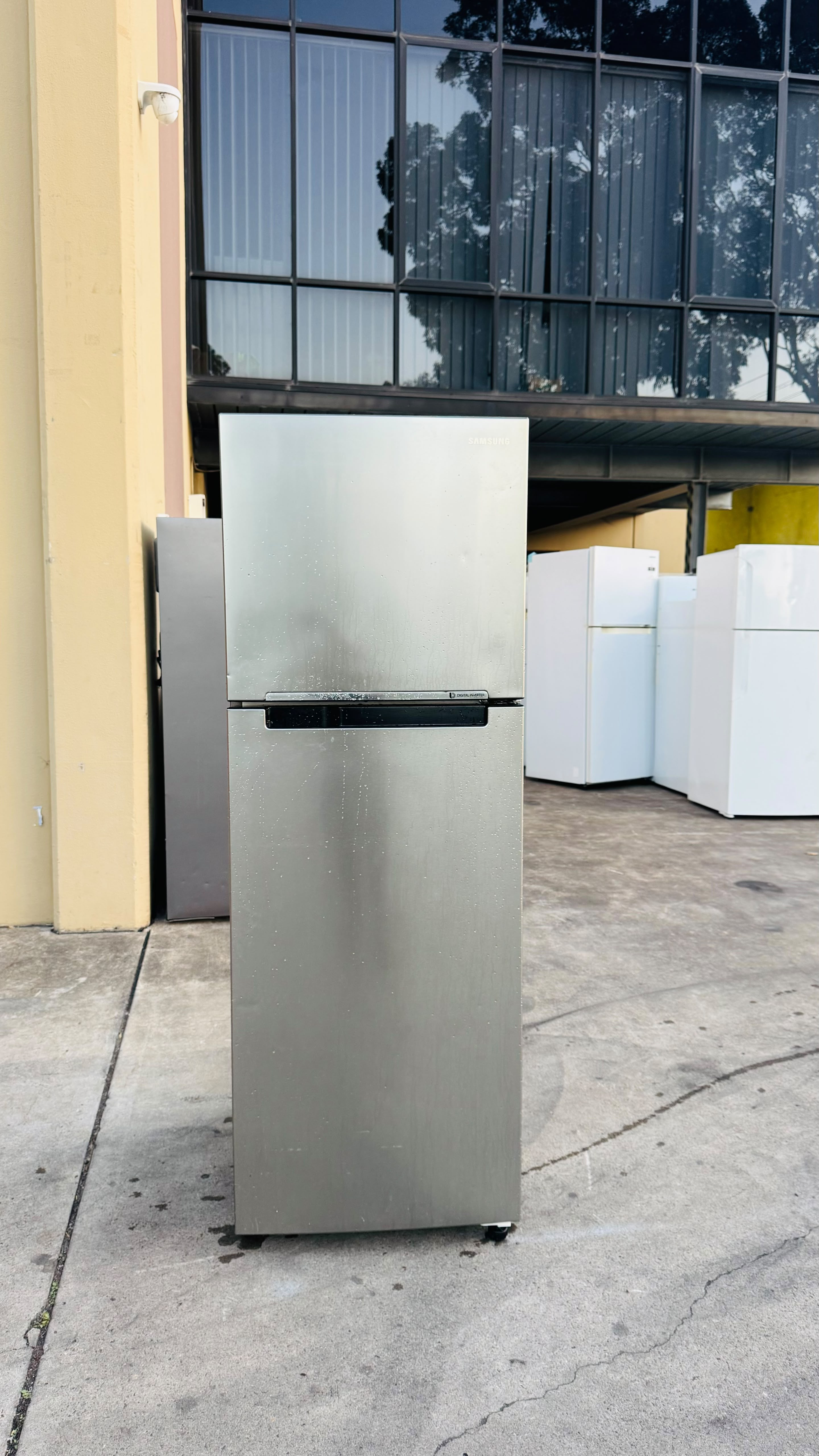 SAMSUNG 343 LITRES FRIDGE FREEZER