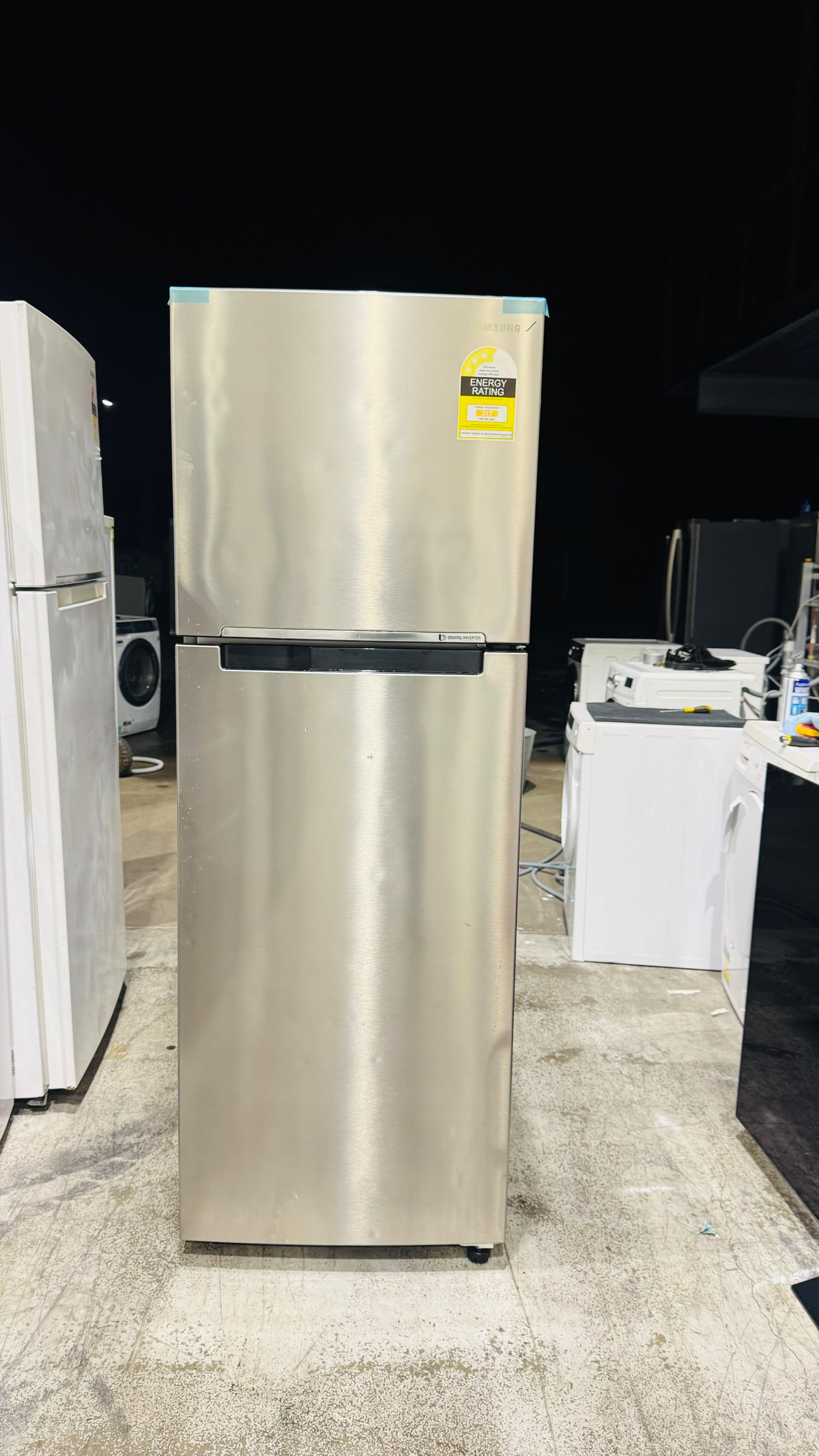 SAMSUNG 343 LITRES FRIDGE FREEZER