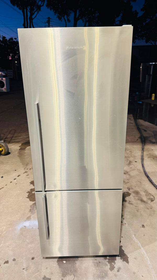 FISHER AND PAYKEL 403 LITRES FRIDGE FREEZER