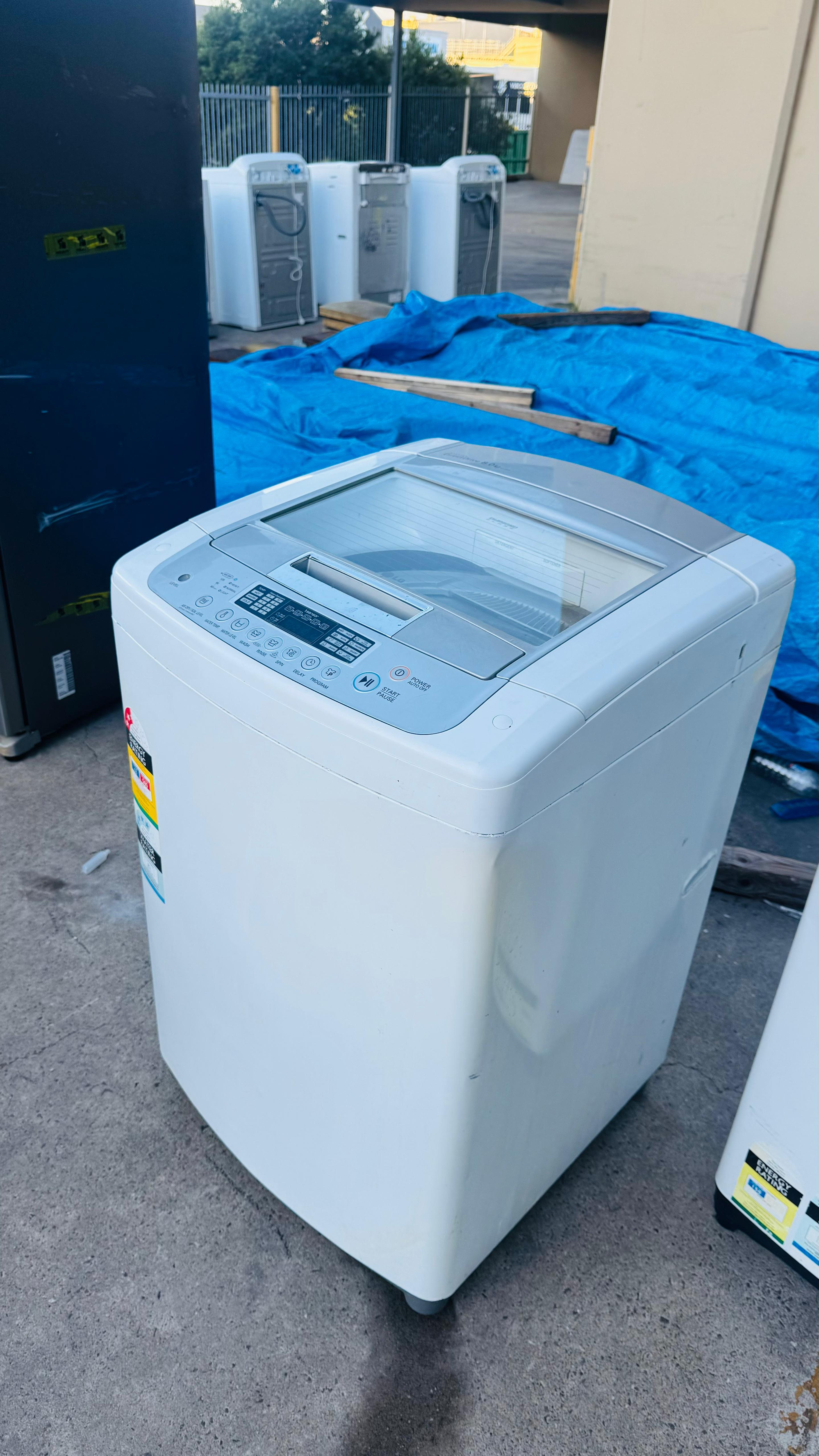 LG 8 KGS TOP LOADER WASHING MACHINE