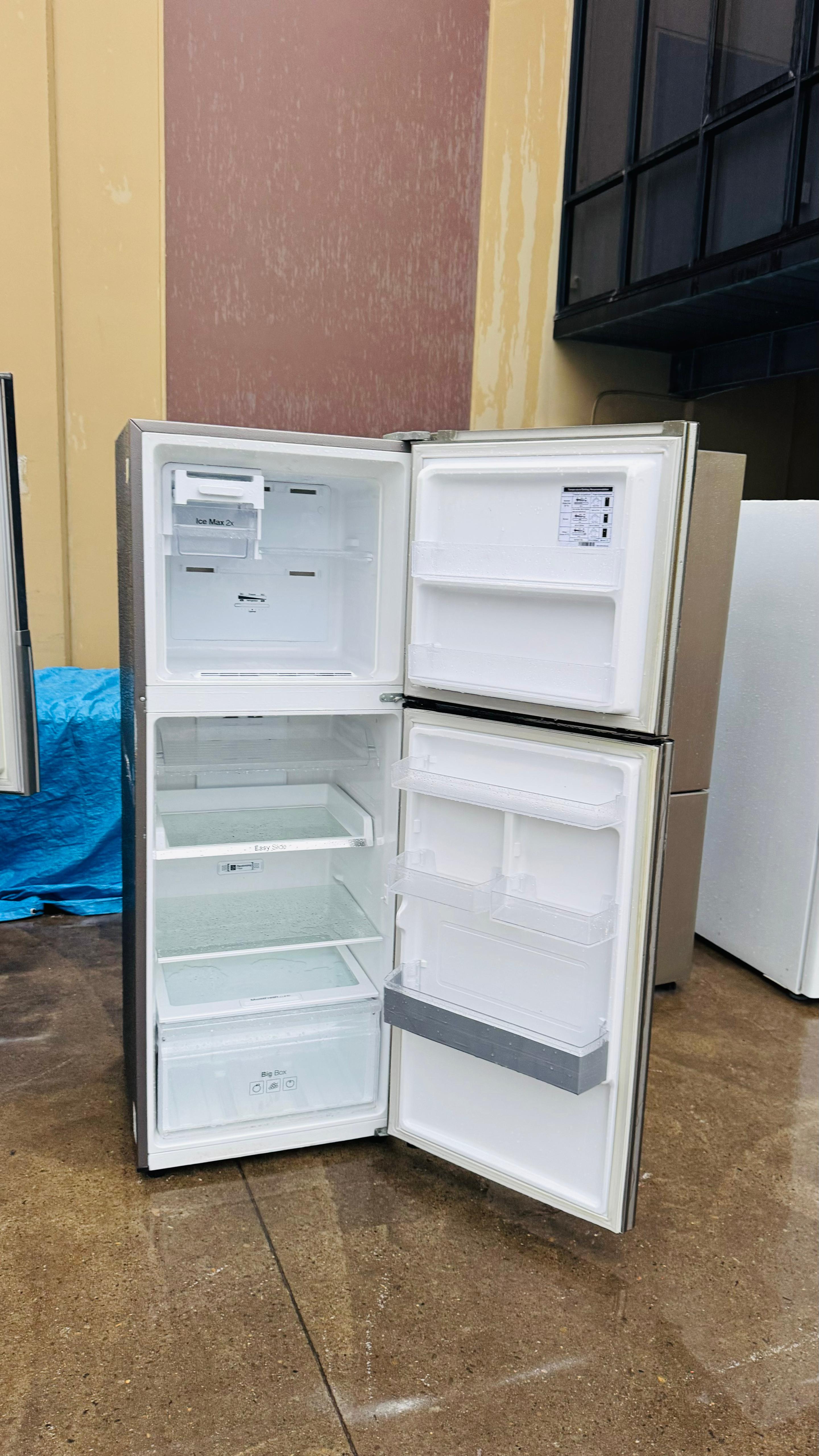SAMSUNG 320 LITRES FRIDGE FREEZER