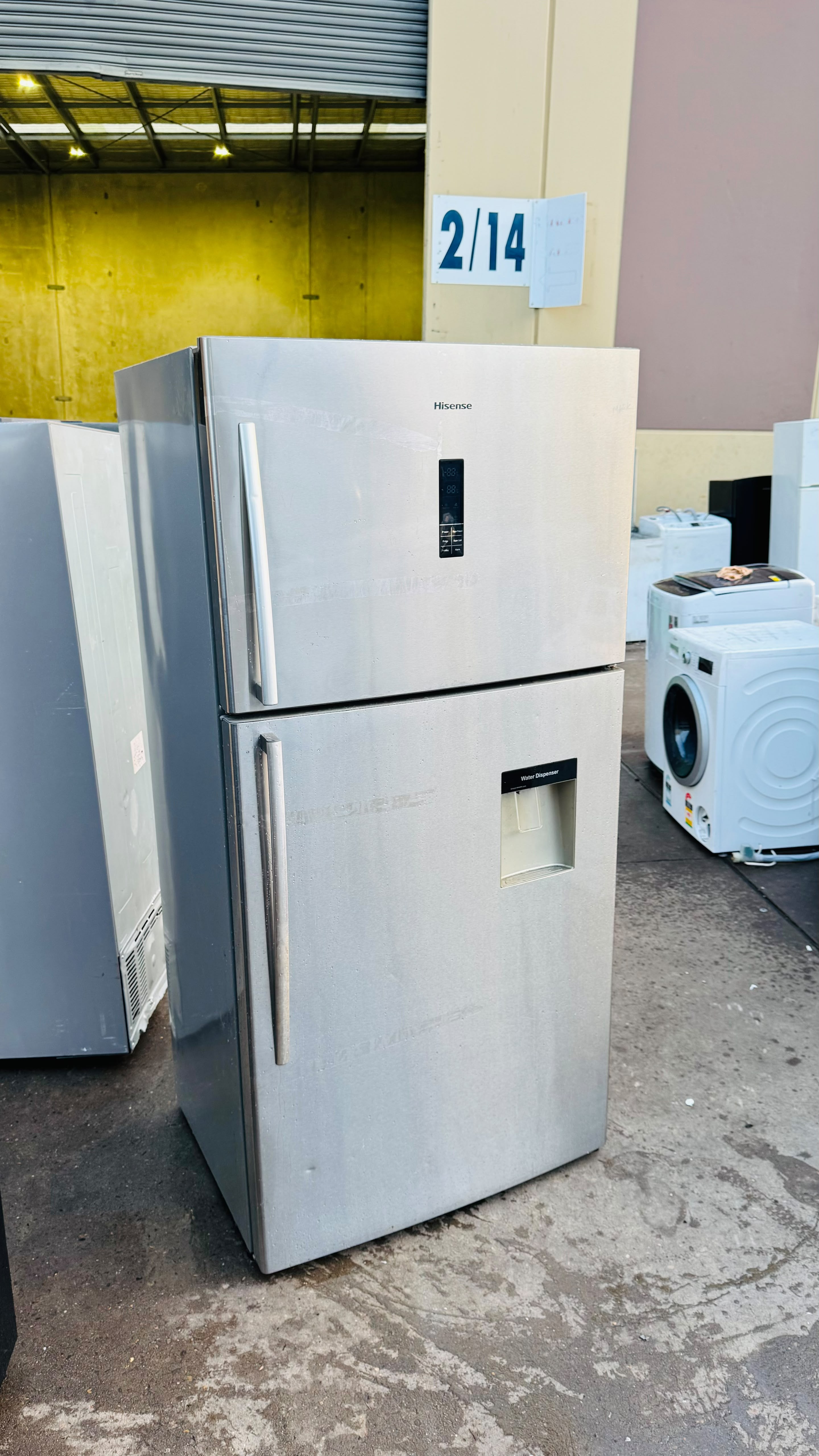 HISENSE 593 LITRES FRIDGE FREEZER