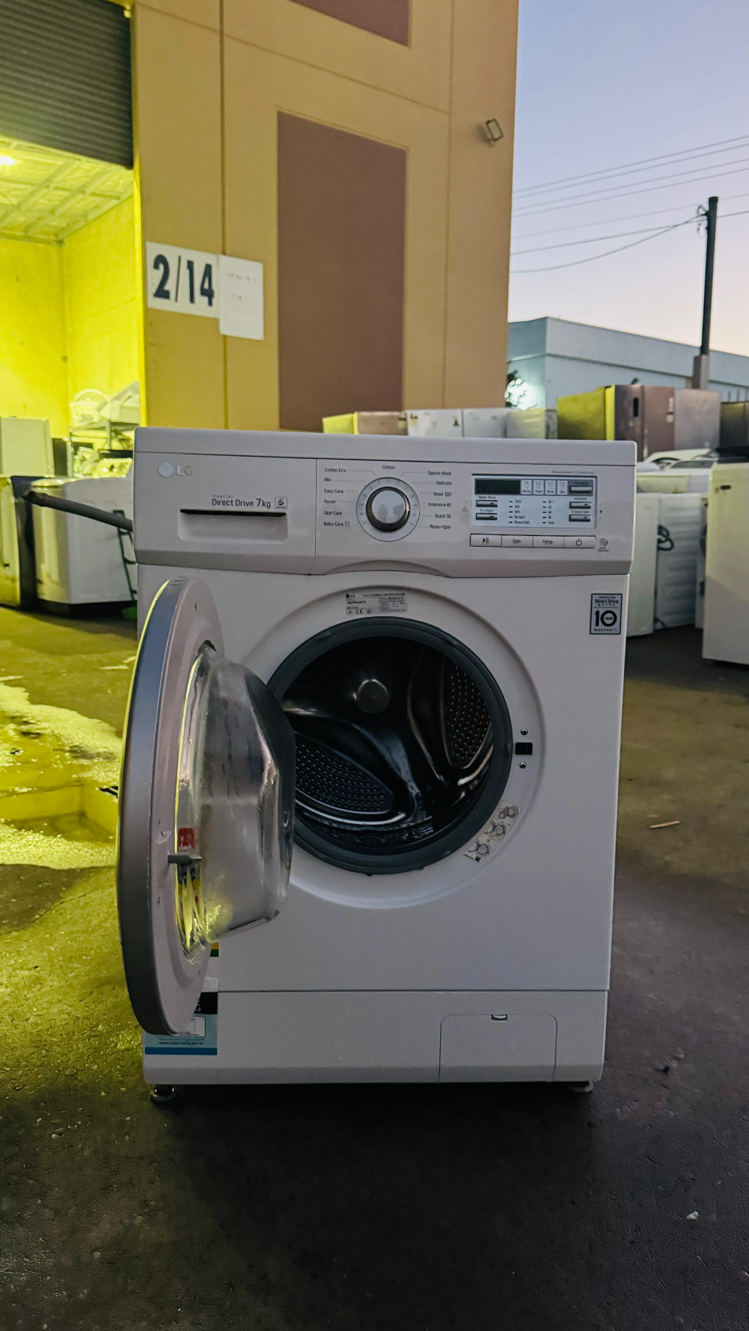 LG 7KGS FRONT LOADER WASHING MACHINE