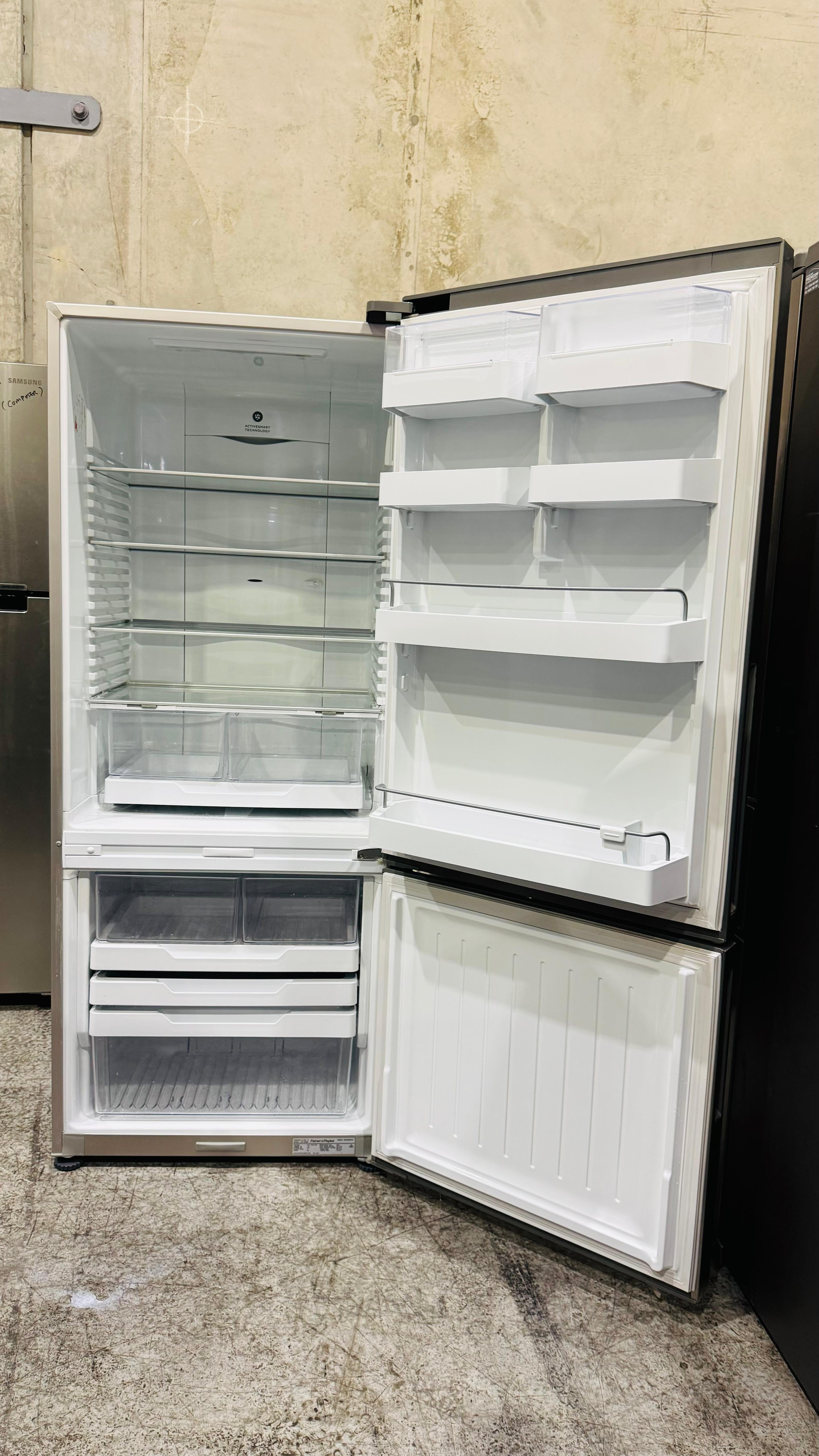 FISHER AND PAYKEL 442 LITRES FRIDGE FREEZER
