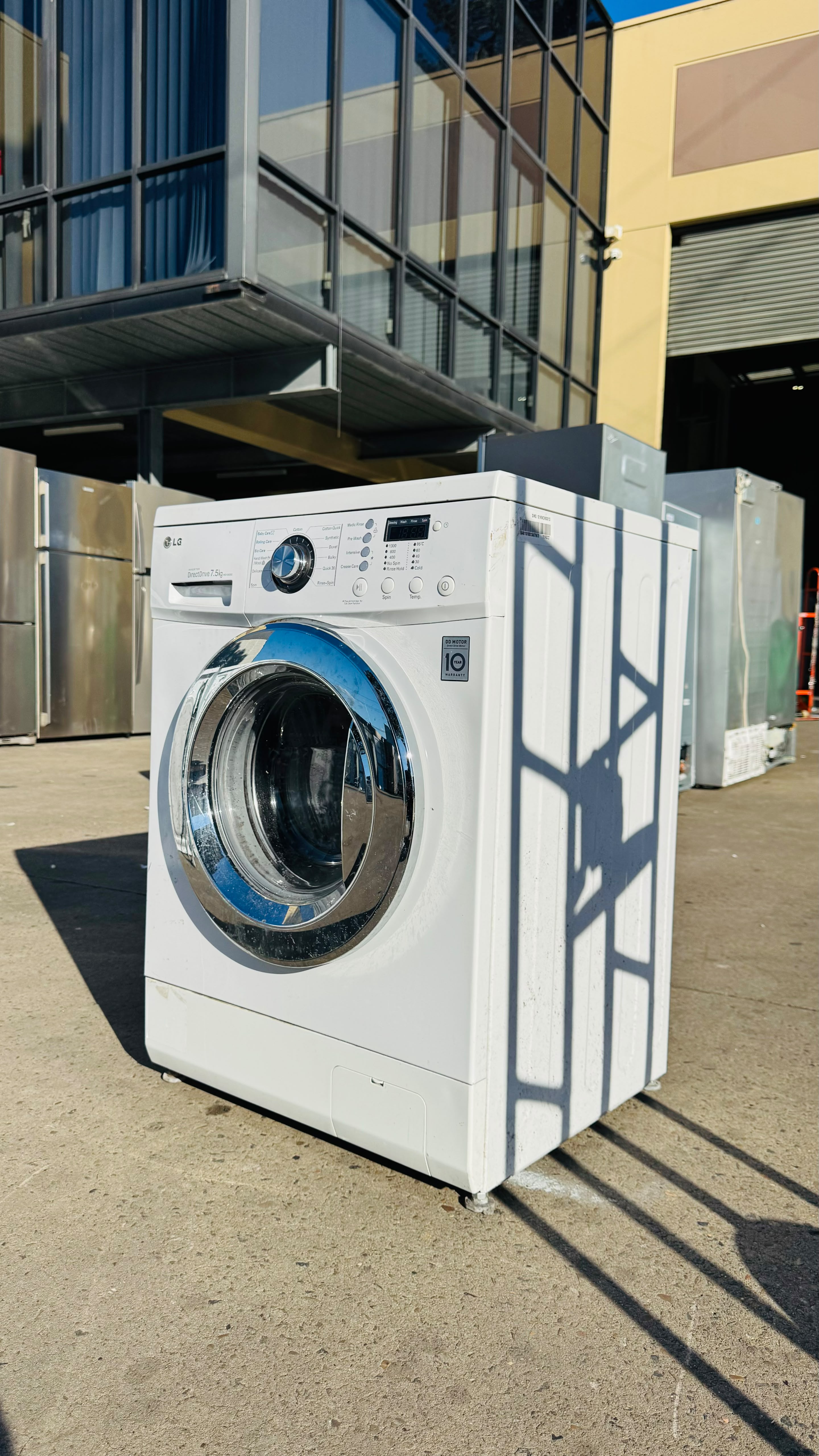 LG 7.5KGS FRONT LOADER WASHING MACHINE