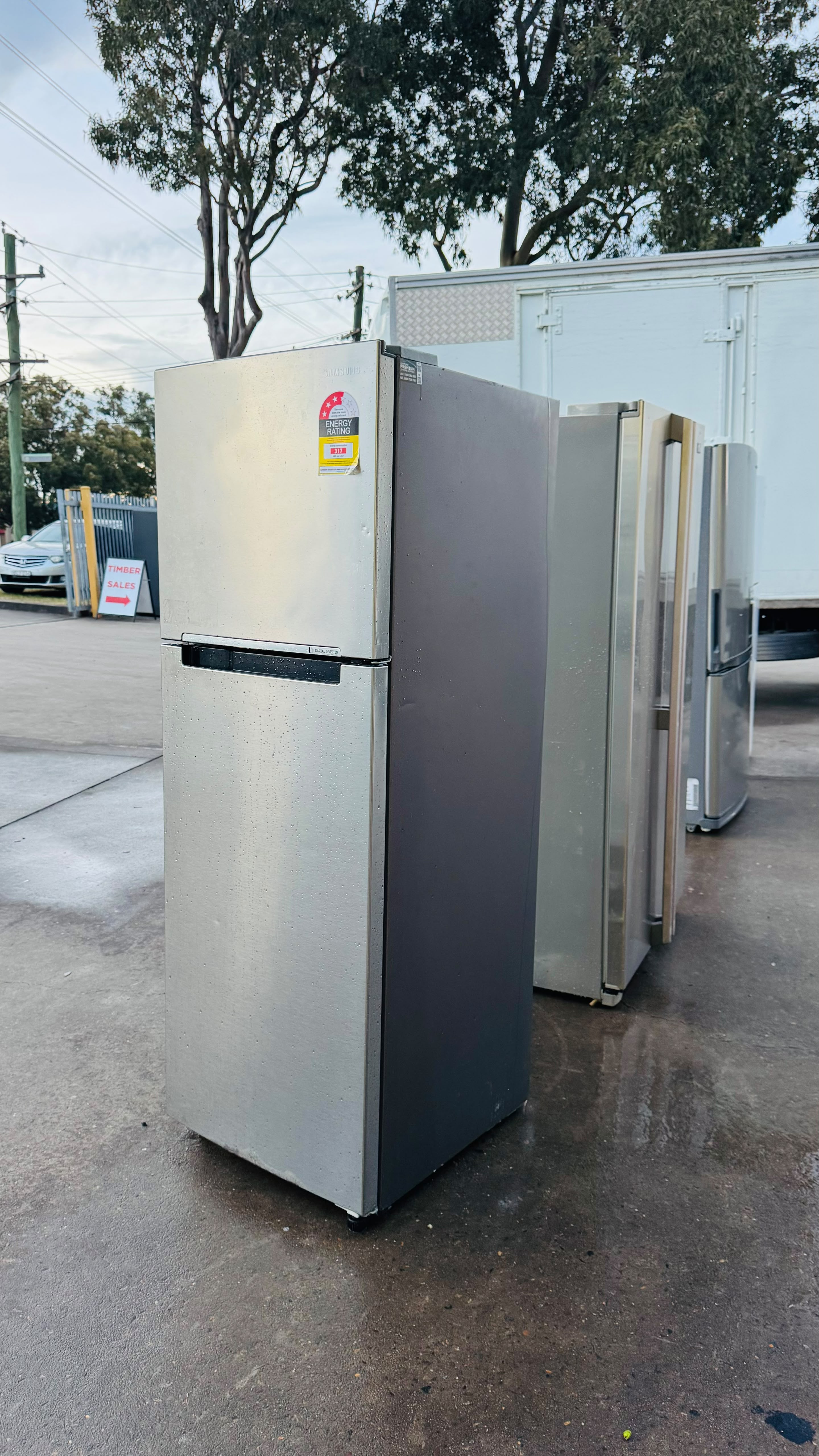 SAMSUNG 343 LITRES FRIDGE FREEZER
