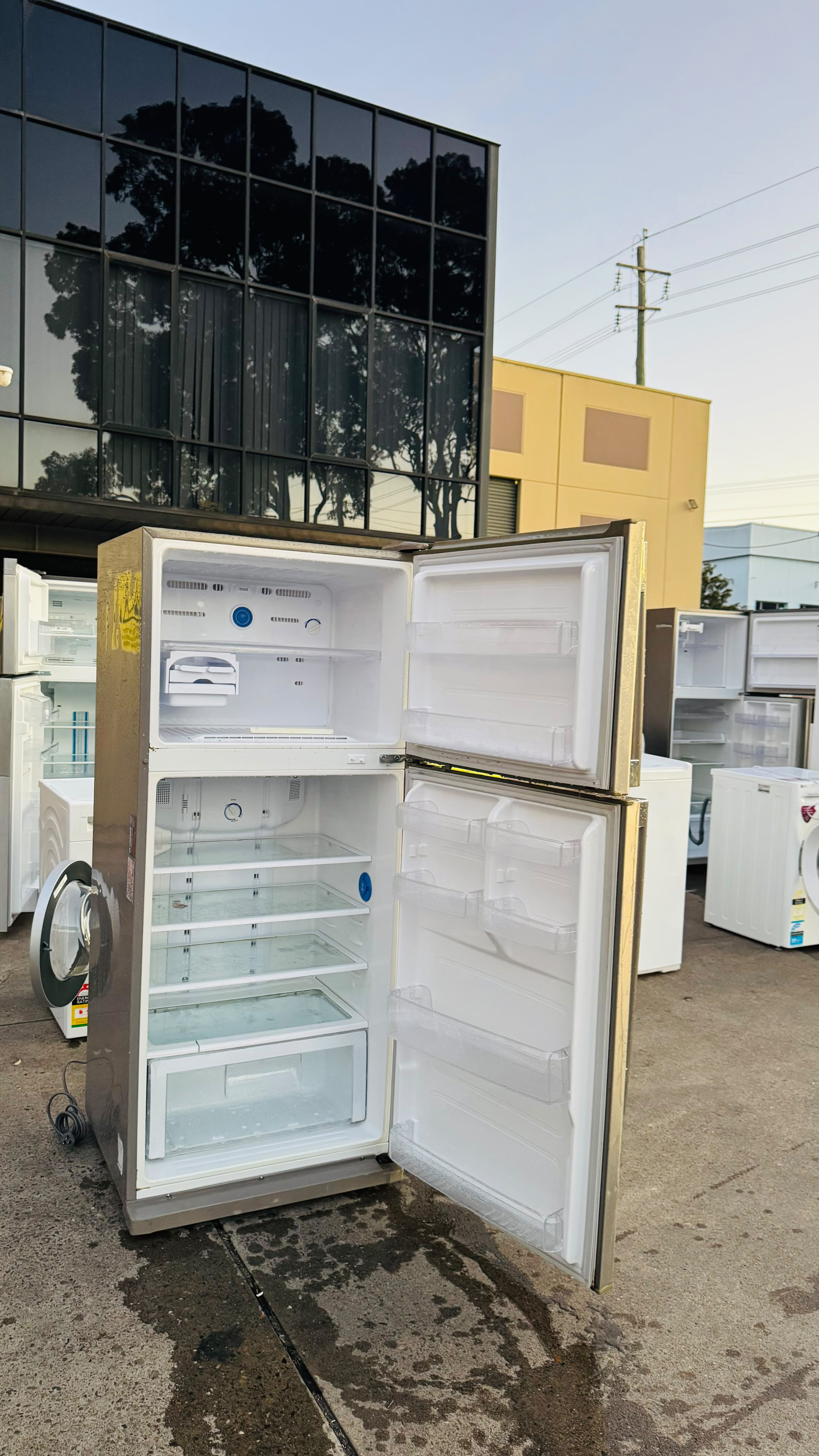 SAMSUNG 431 LITRES FRIDGE FREEZER