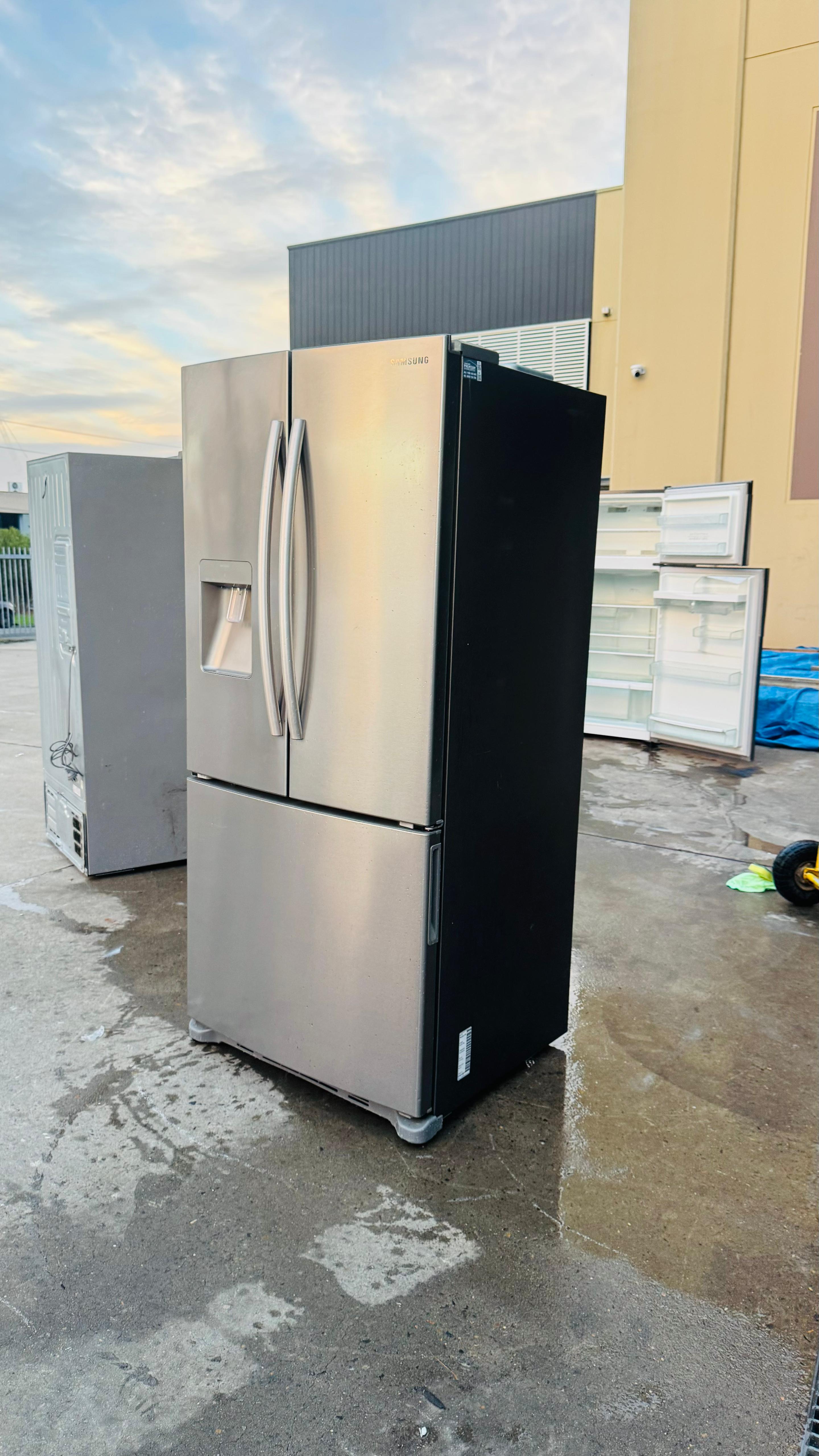 SAMSUNG FRENCH DOOR 533 FRIDGE FREEZER