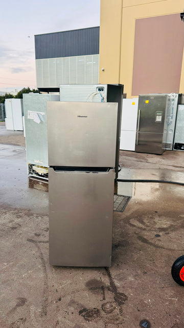 HISENSE 230 LITRES FRIDGE FREEZER