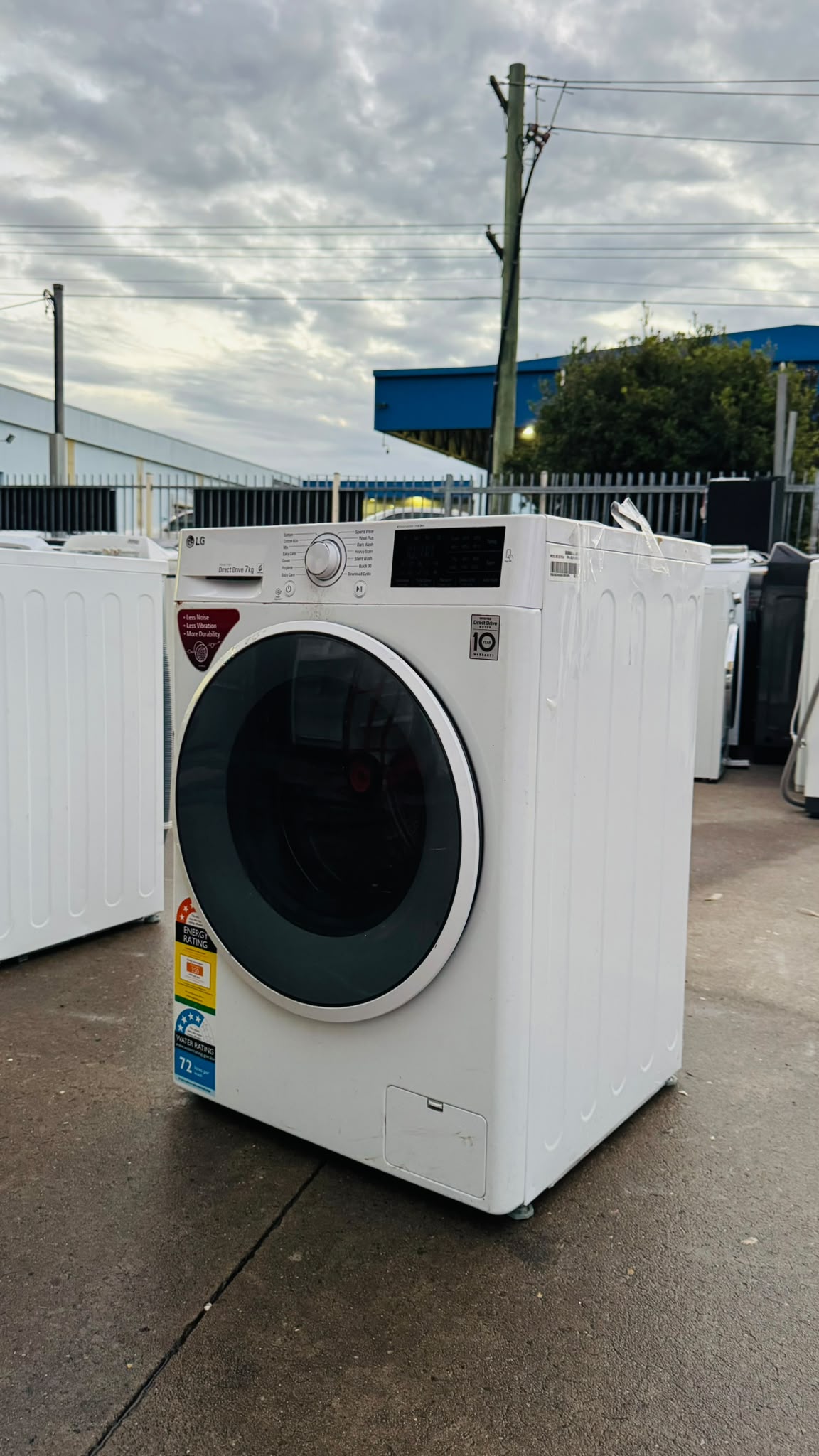 LG 7KGS FRONT LOADER WASHING MACHINE