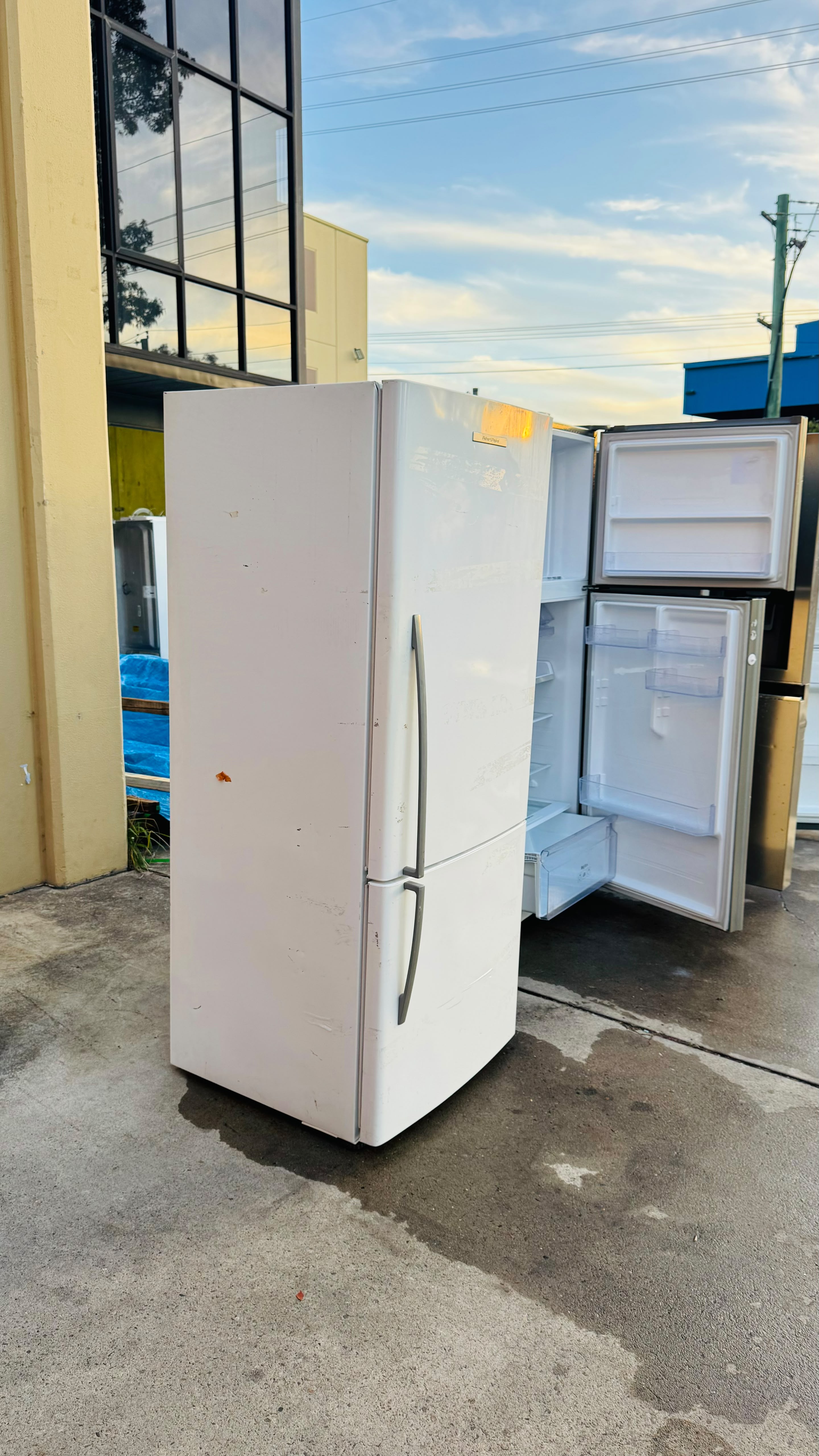 FISHER AND PAYKEL 442 LITRES FRIDGE FREEZER