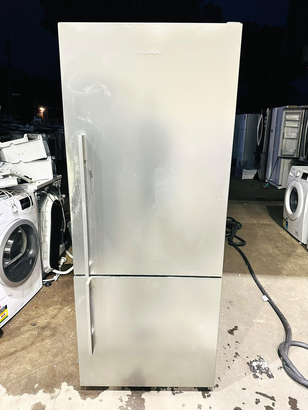FISHER AND PAYKEL 442 LITRES FRIDGE FREEZER