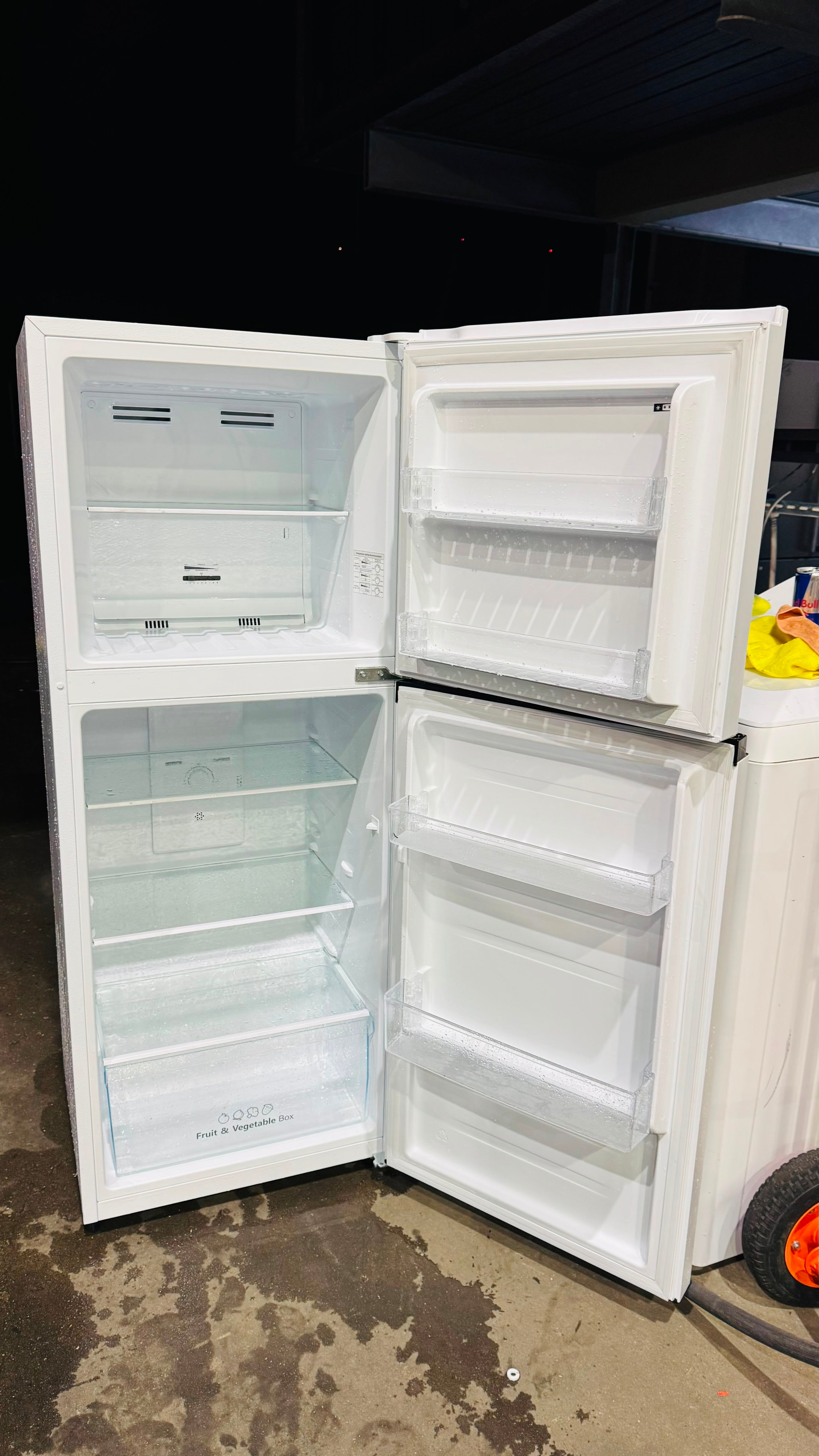 HISENSE 205 LITRES FRIDGE FREEZER