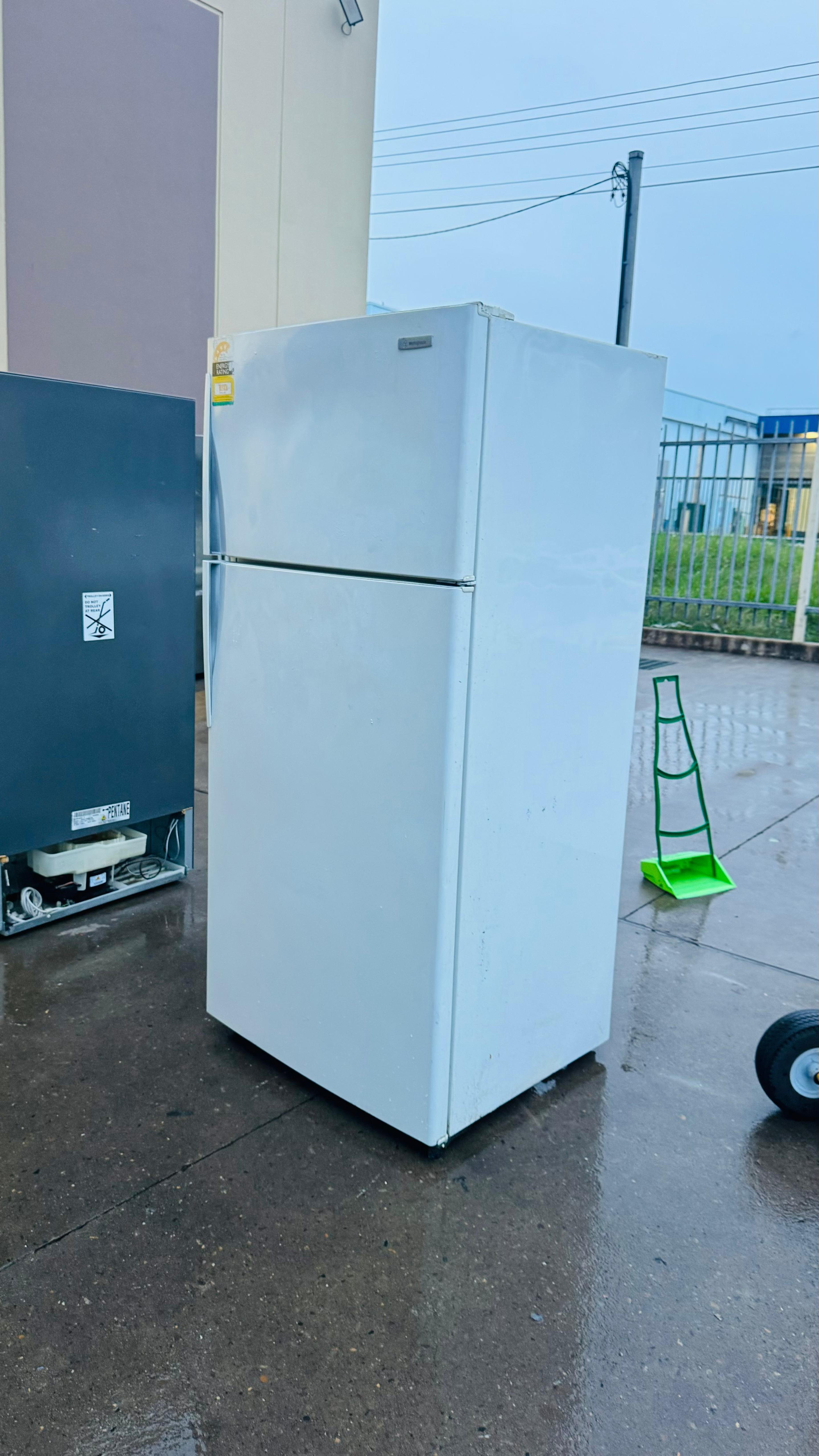 WESTINGHOUSE 520 LITRES FRIDGE FREEZER