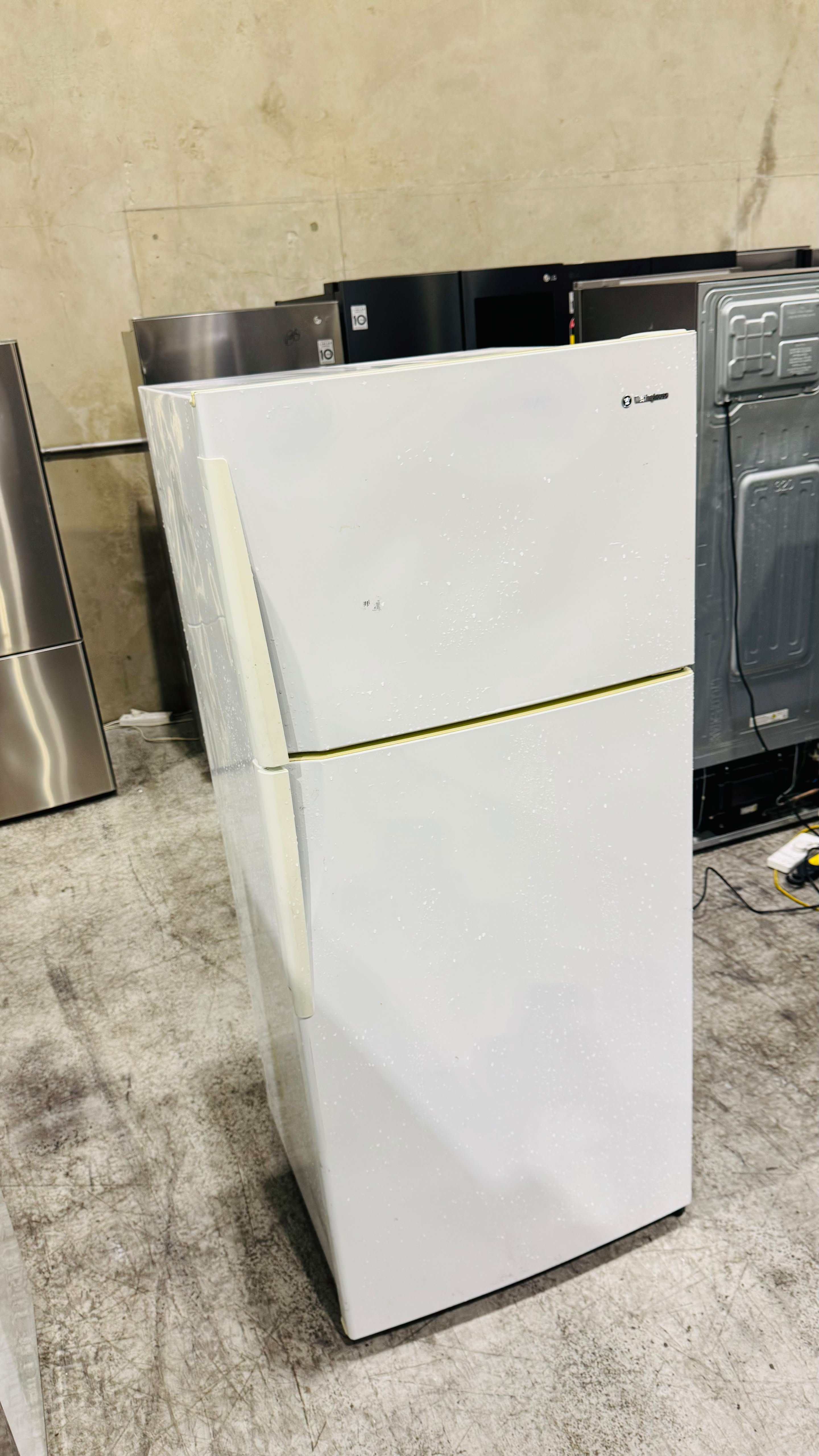 WESTINGHOUSE 420 LITRES FRIDGE FREEZER