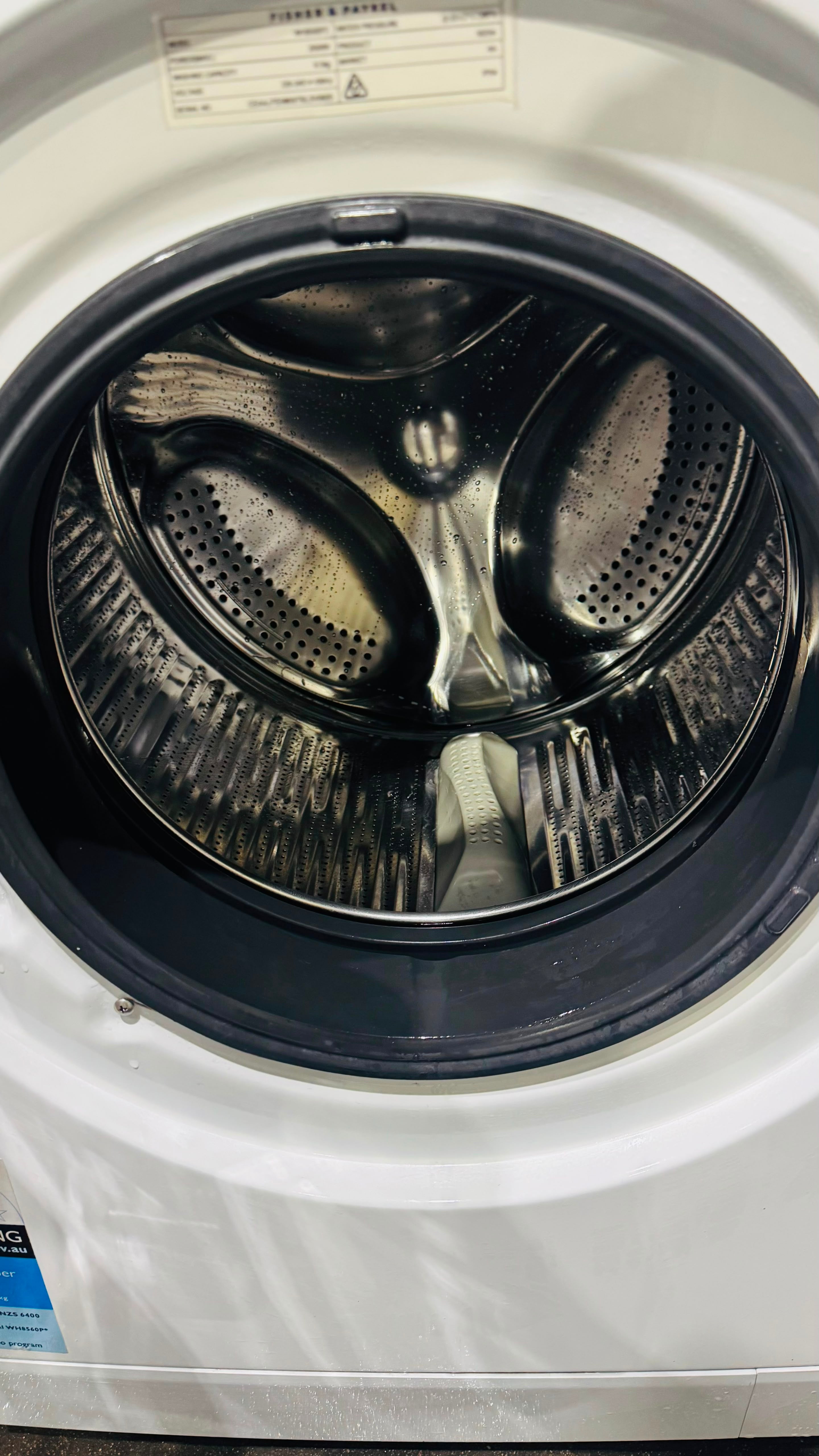 FISHER AND PAYKEL 8.5KGS FRONT LOADER WASHING MACHINE