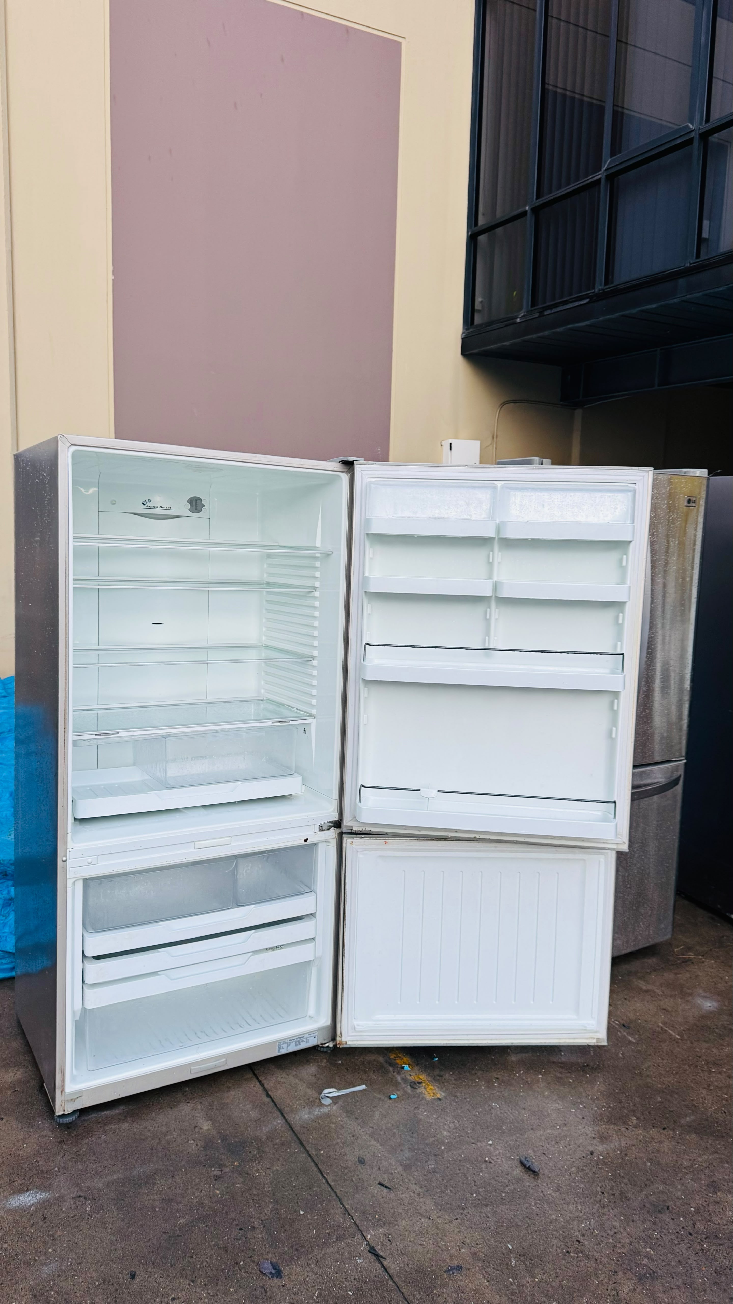 FISHER AND PAYKEL 519 LITRES FRIDGE FREEZER