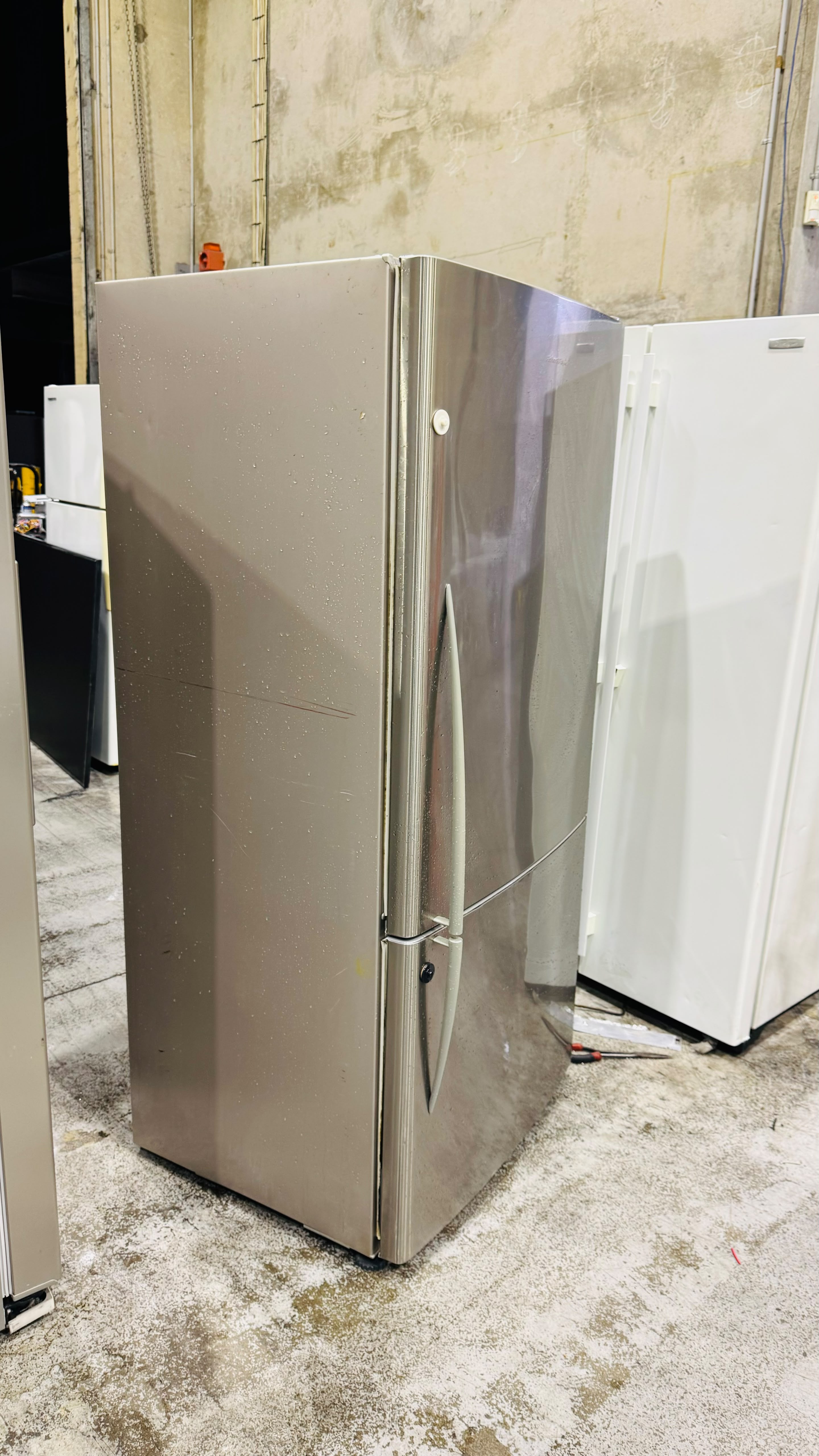 FISHER AND PAYKEL 519 LITRES FRIDGE FREEZER
