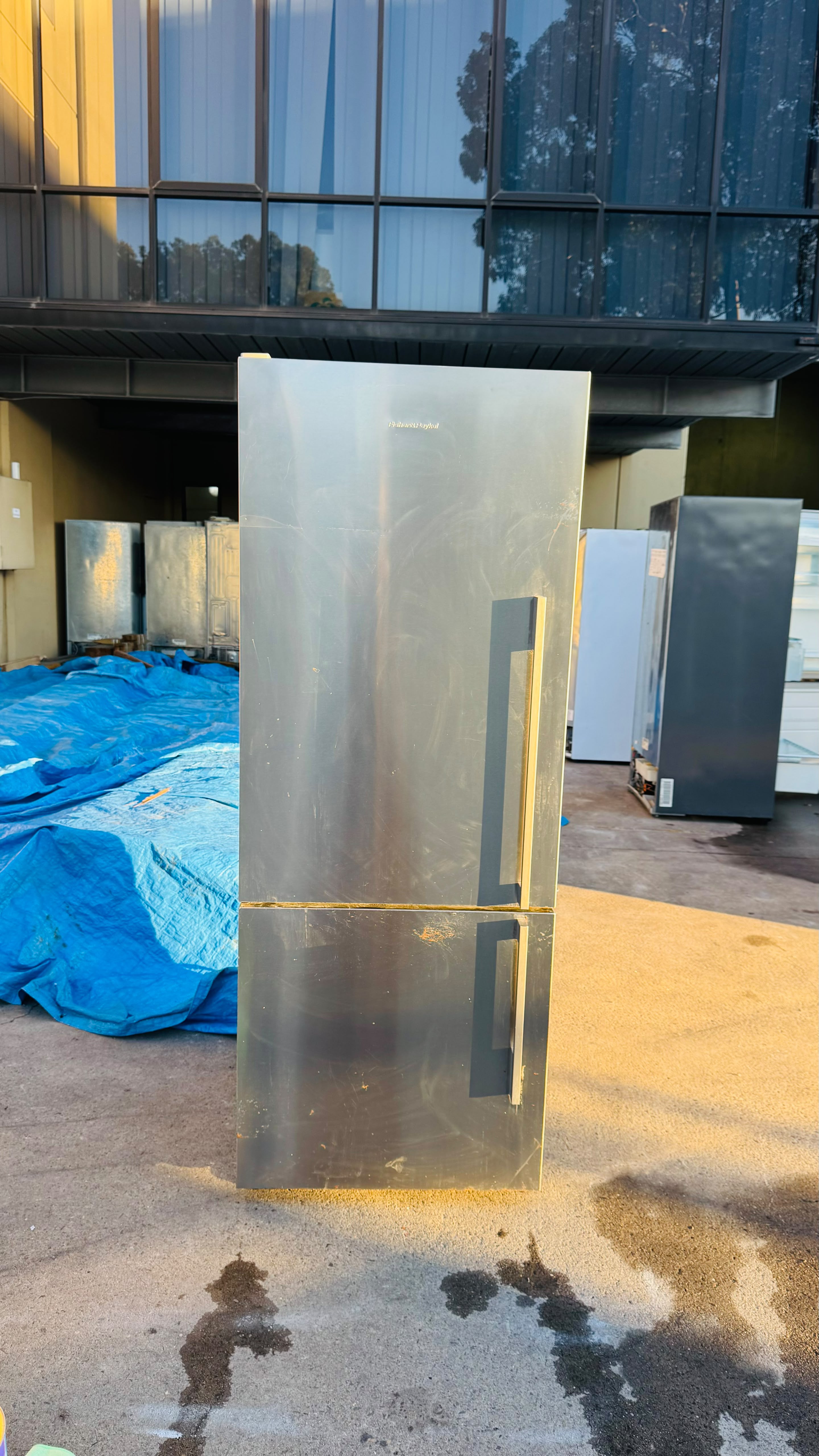FISHER AND PAYKEL 403 LITRES FRIDGE FREEZER