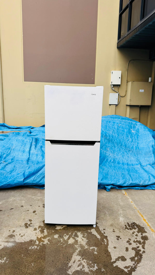 CHIQ 216 LITRES FRIDGE FREEZER