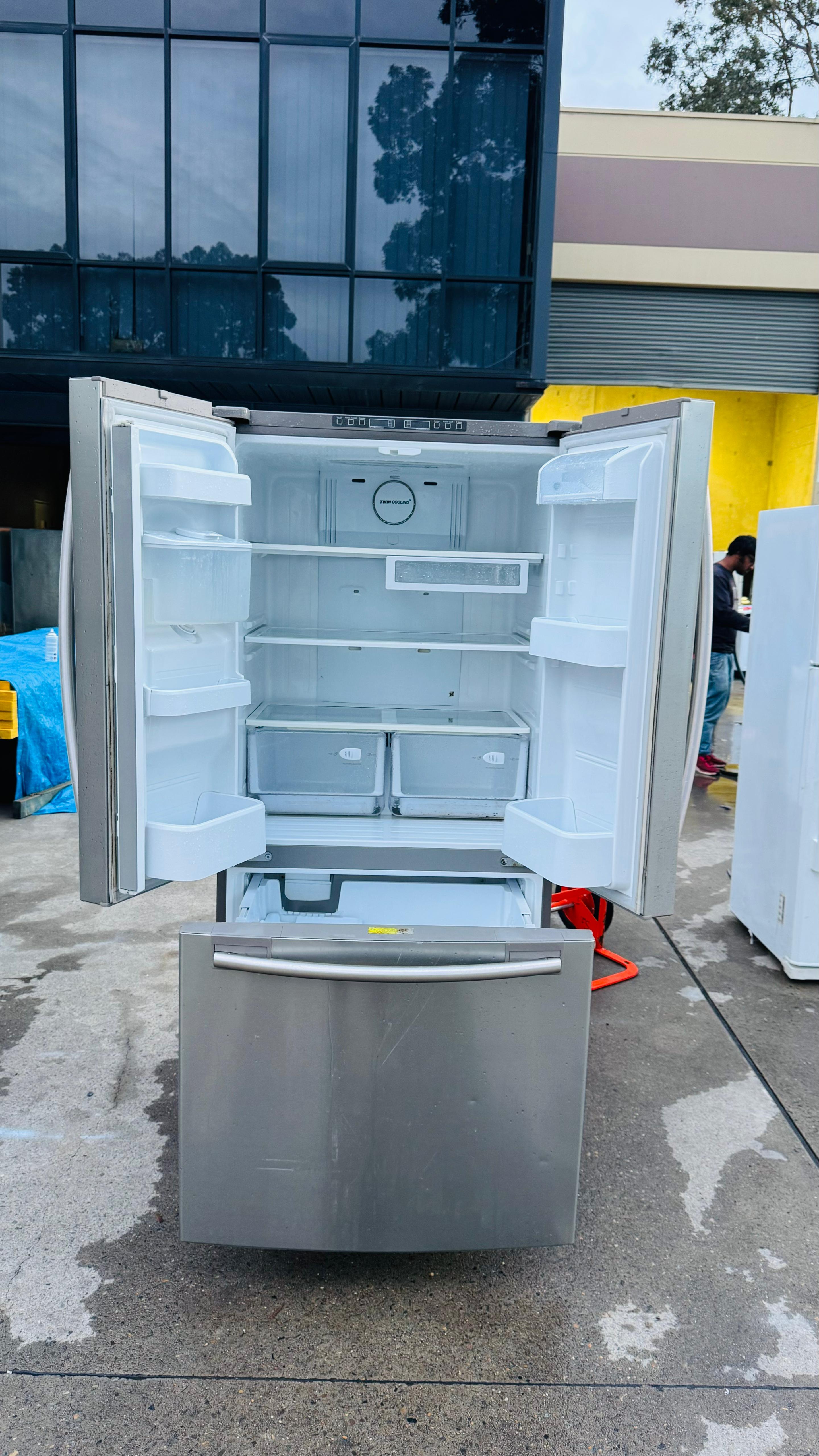 SAMSUNG 579 LITRES FRENCH DOOR FRIDGE FREEZER