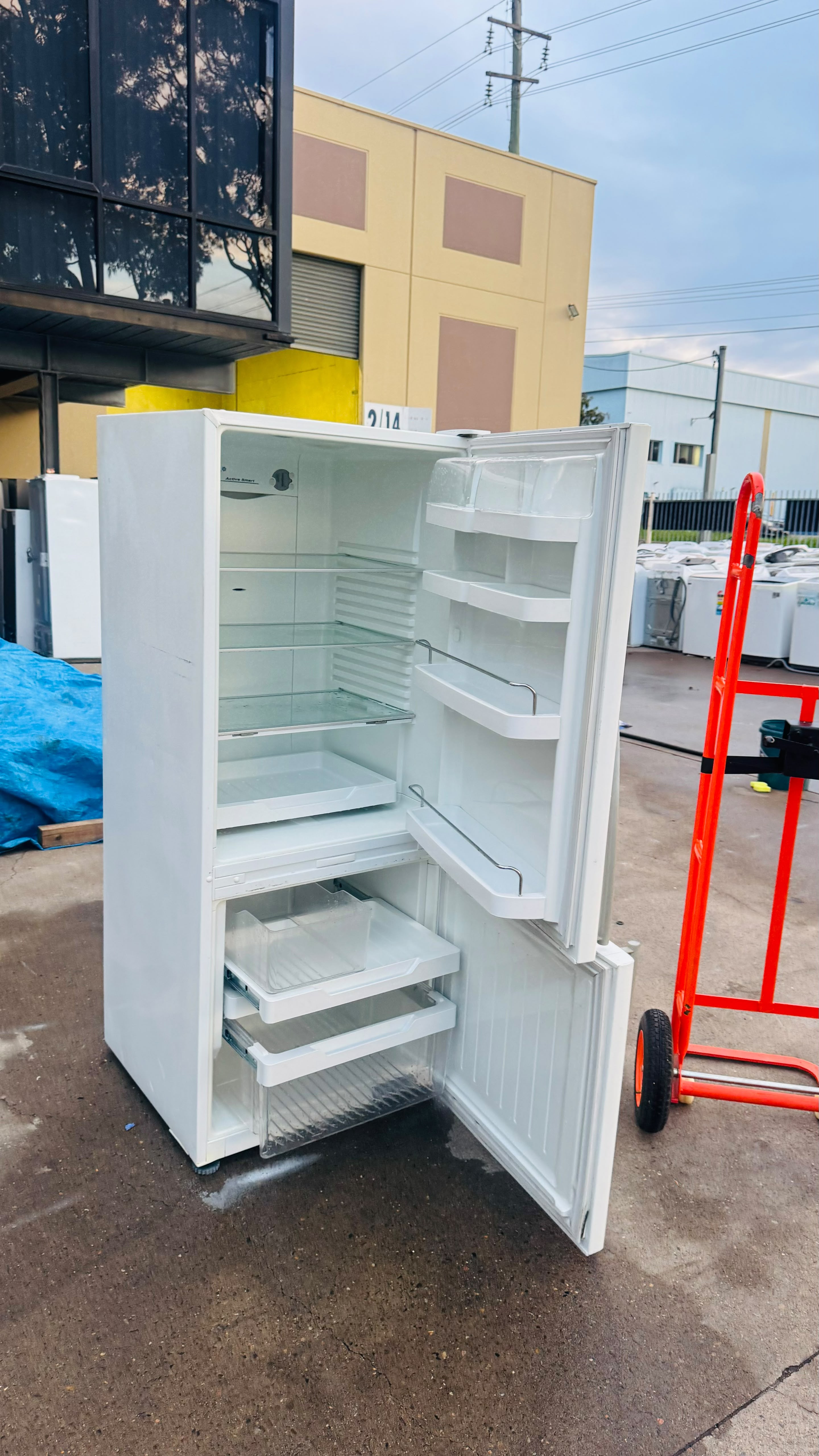 FISHER AND PAYKEL 373 LITRES FRIDGE FREEZER