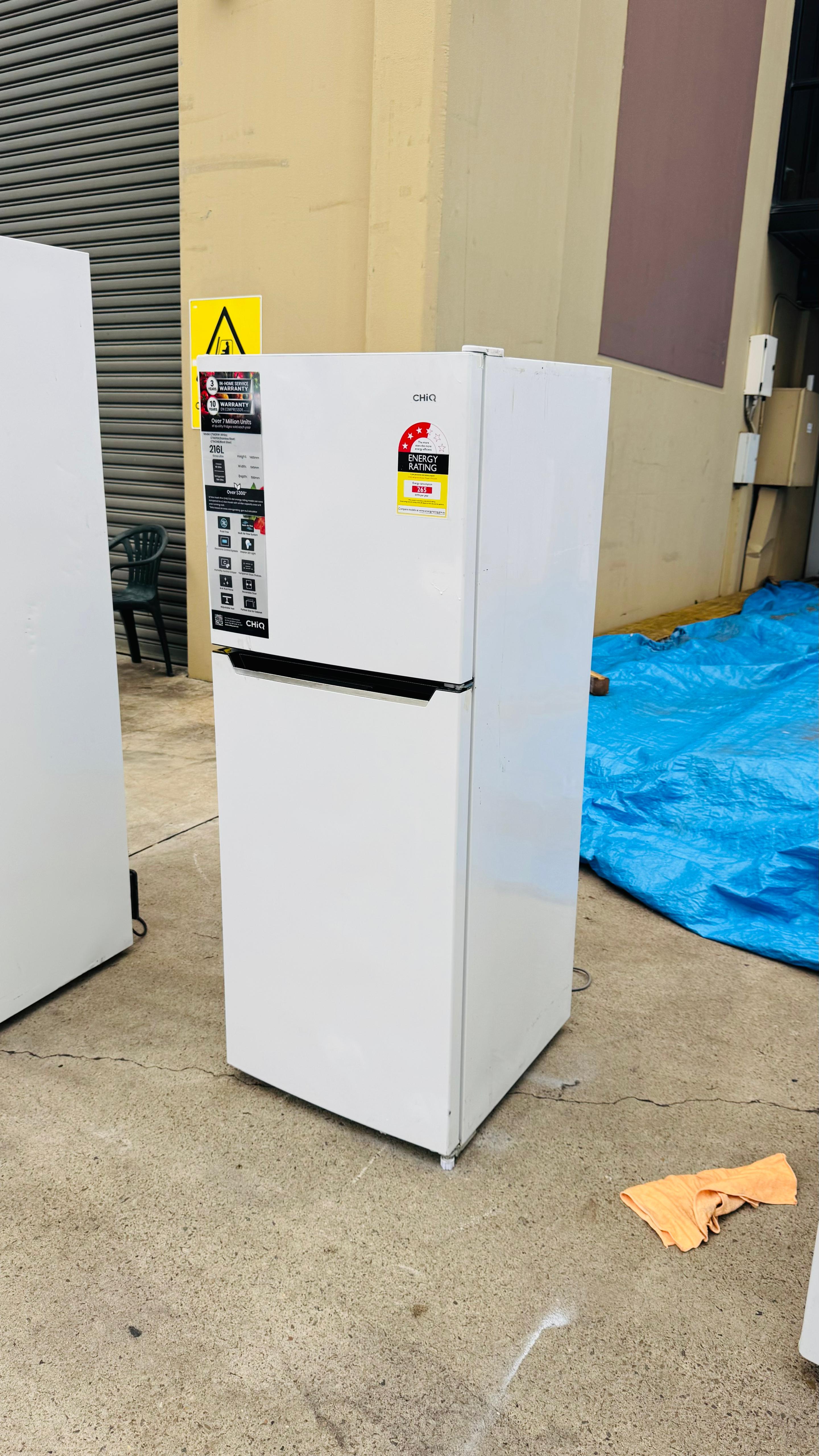 CHIQ 216 LITRES FRIDGE FREEZER
