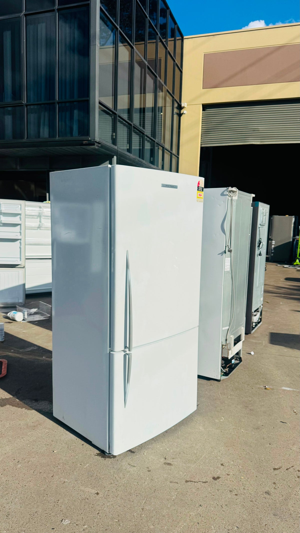 FISHER AND PAYKEL 519 LITRES FRIDGE FREEZER