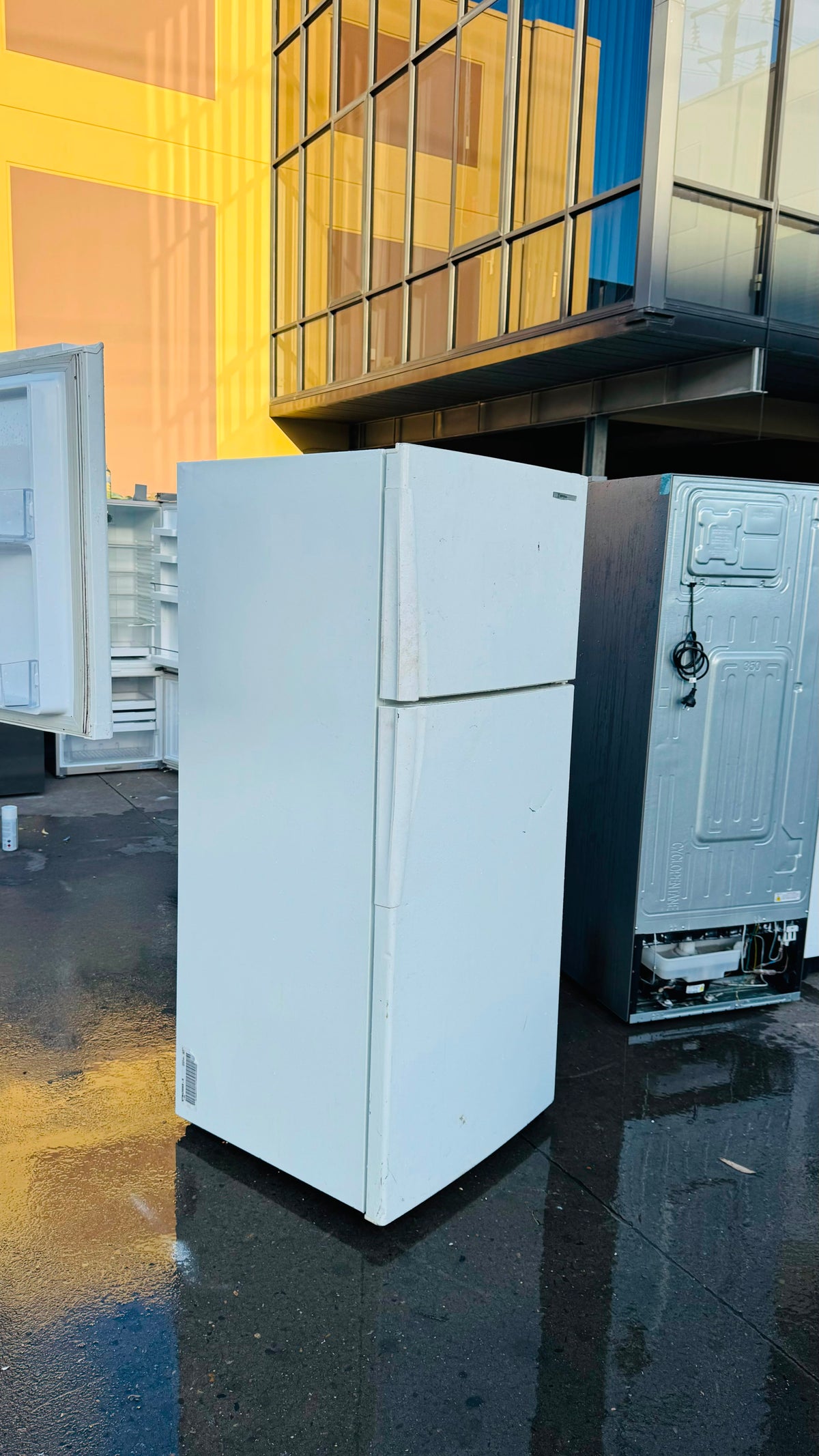 WESTINGHOUSE 420 LITRES FRIDGE FREEZER