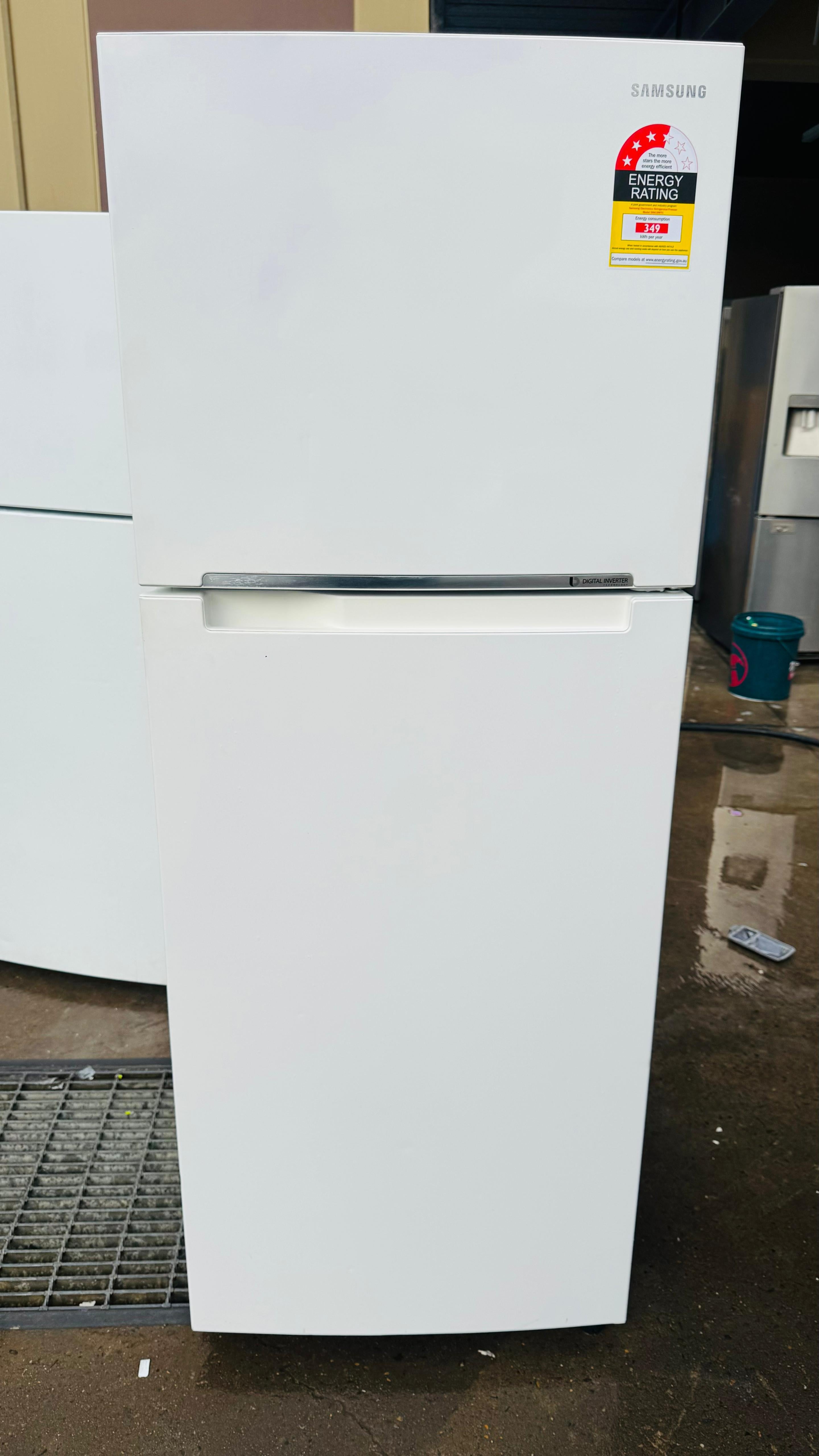 SAMSUNG 419 LITRES FRIDGE FREEZER