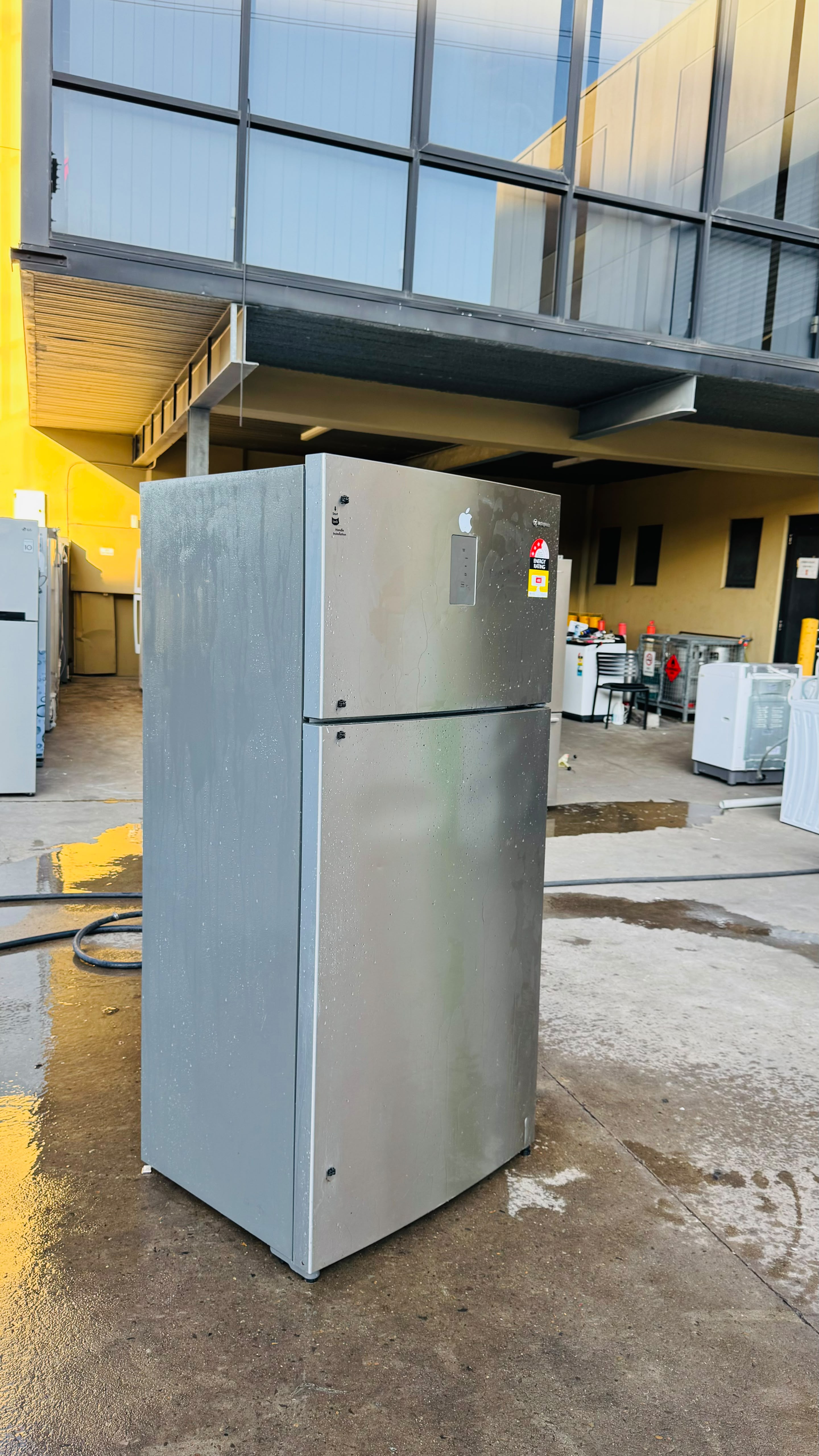 WESTINGHOUSE 538 LITRES FRIDGE FREEZER