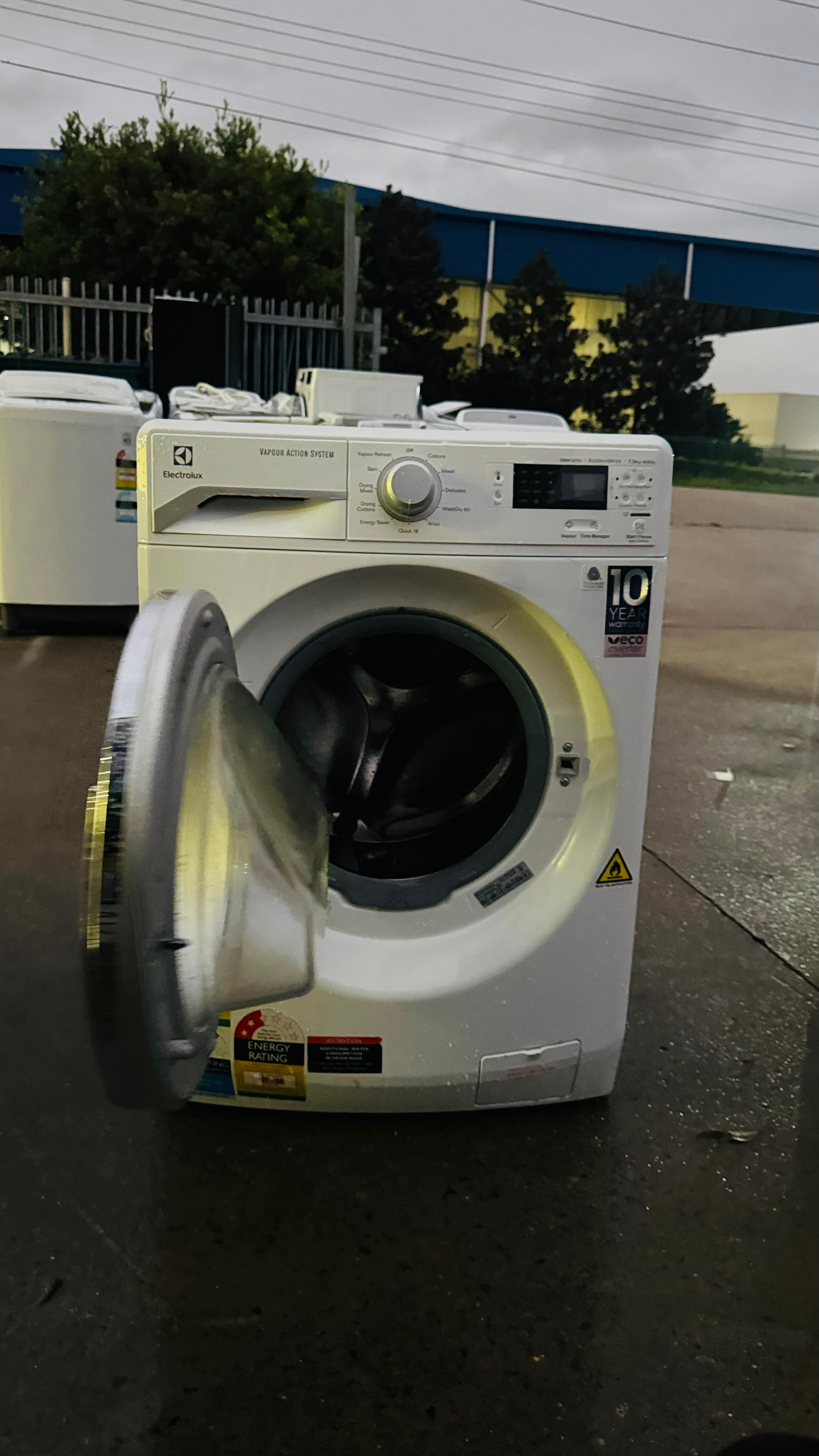 ELECTROLUX 7.5KGS FRONT LOADER WASHING MACHINE