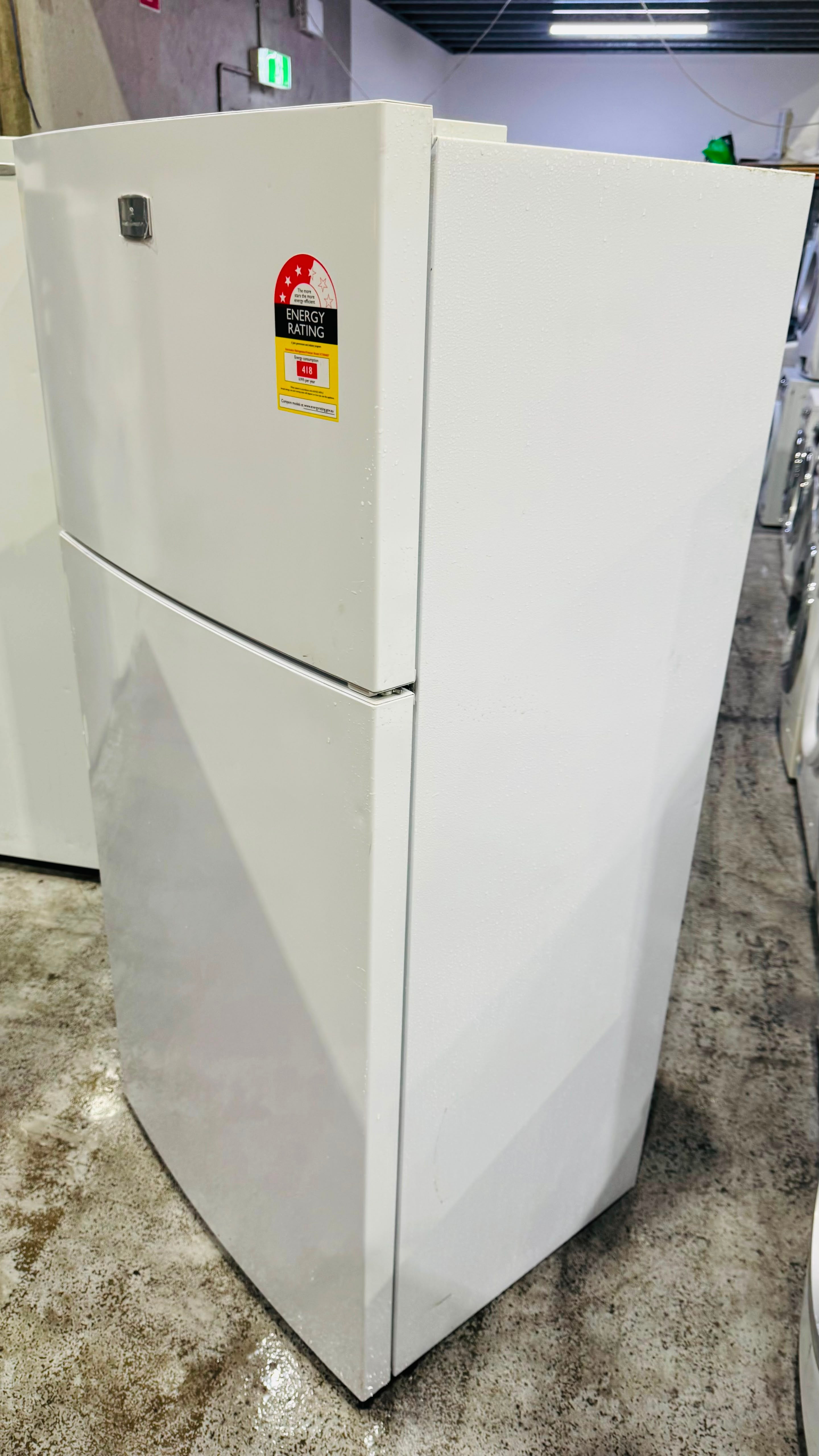 KELVINATOR 536 LITRES FRIDGE FREEZER