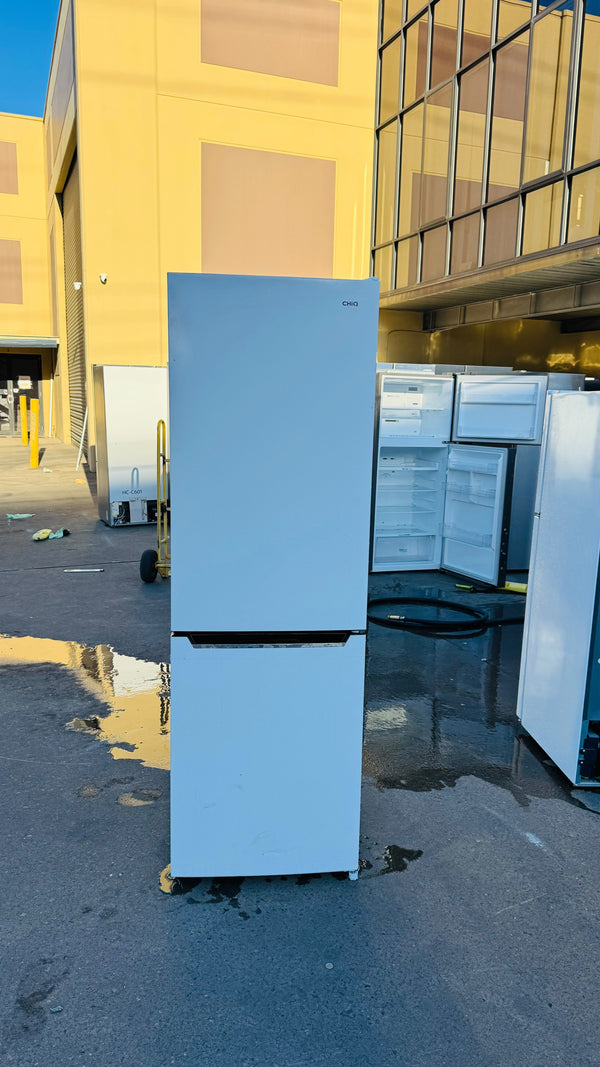 CHIQ 231 LITRES FRIDGE FREEZER