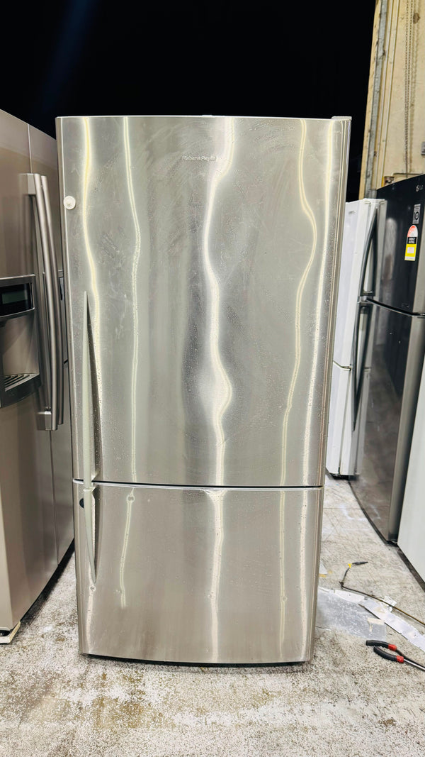 FISHER AND PAYKEL 519 LITRES FRIDGE FREEZER