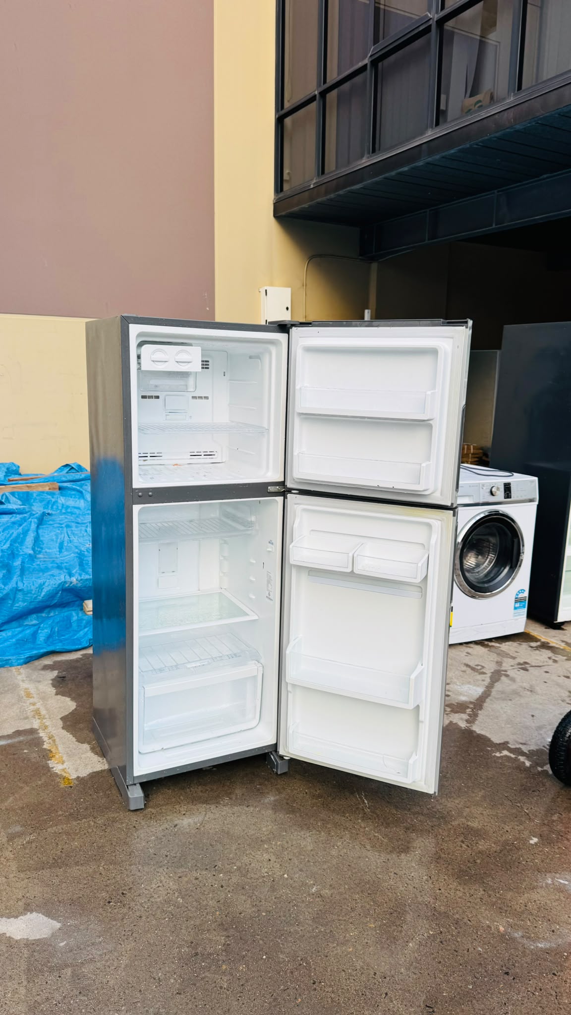 WESTINGHOUSE 245 LITRES FRIDGE FREEZER