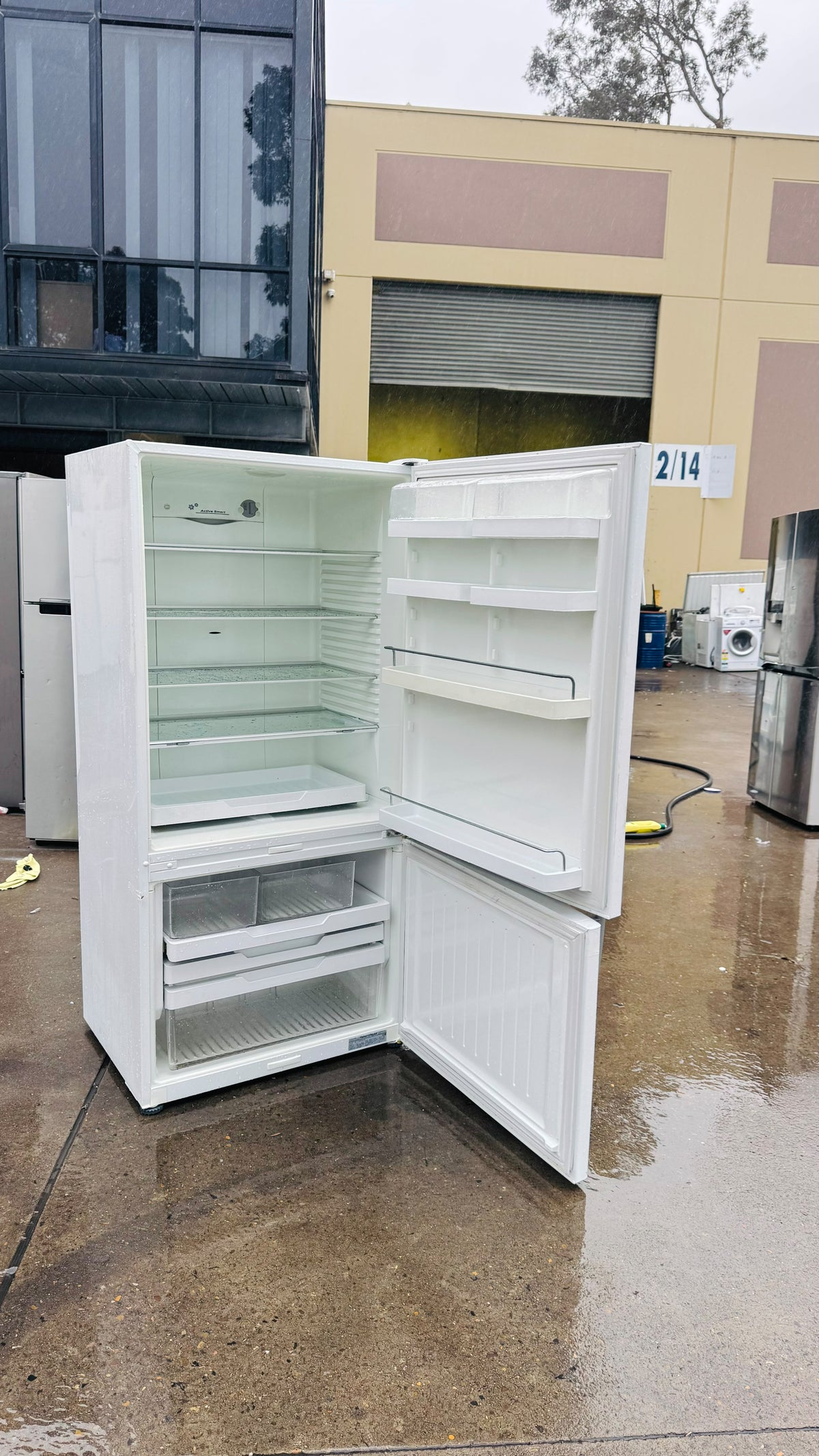 FISHER AND PAYKEL 519 LITRES FRIDGE FREEZER