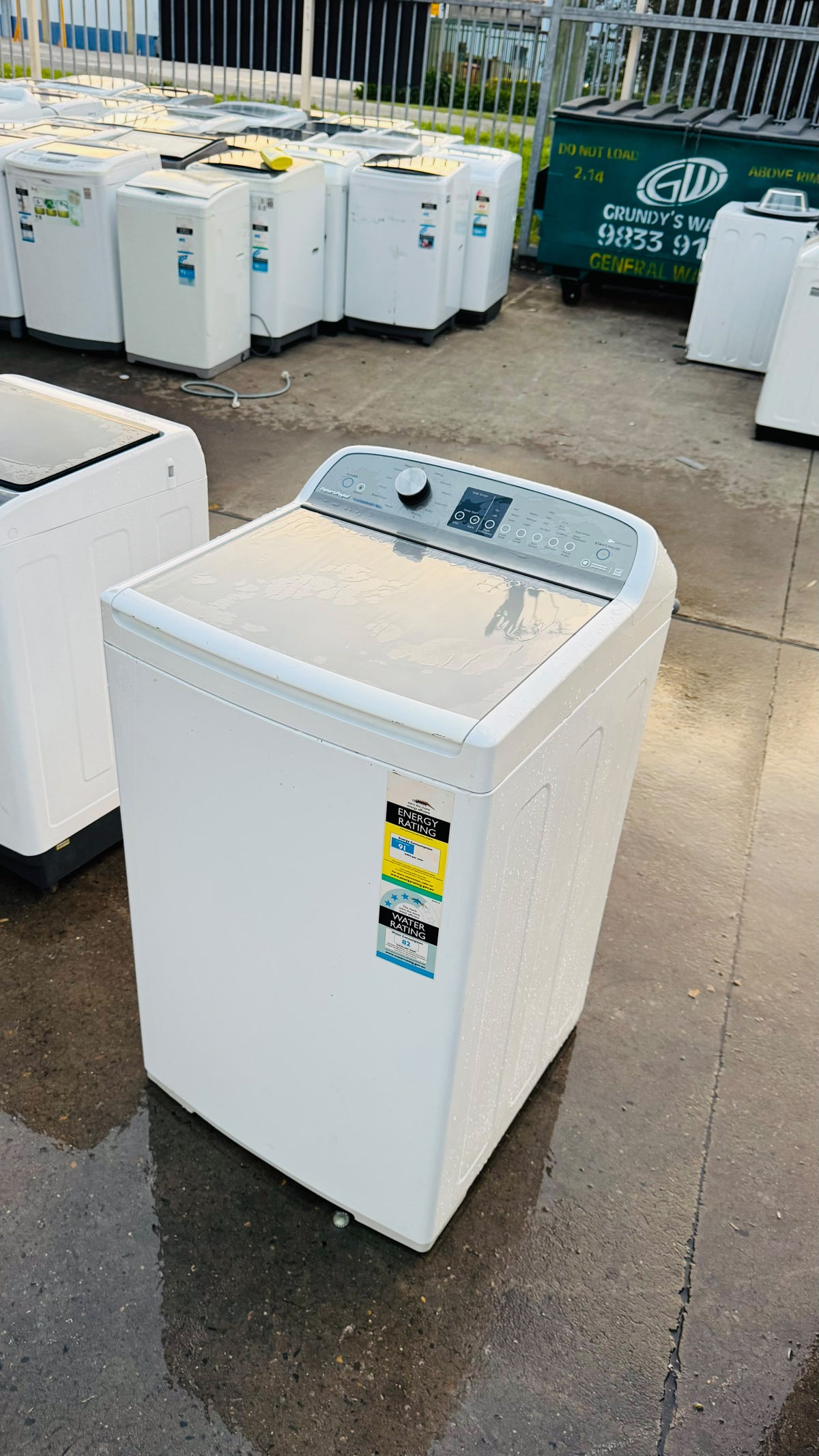 FISHER AND PAYKEL 8KGS TOP LOADER WASHING MACHINE