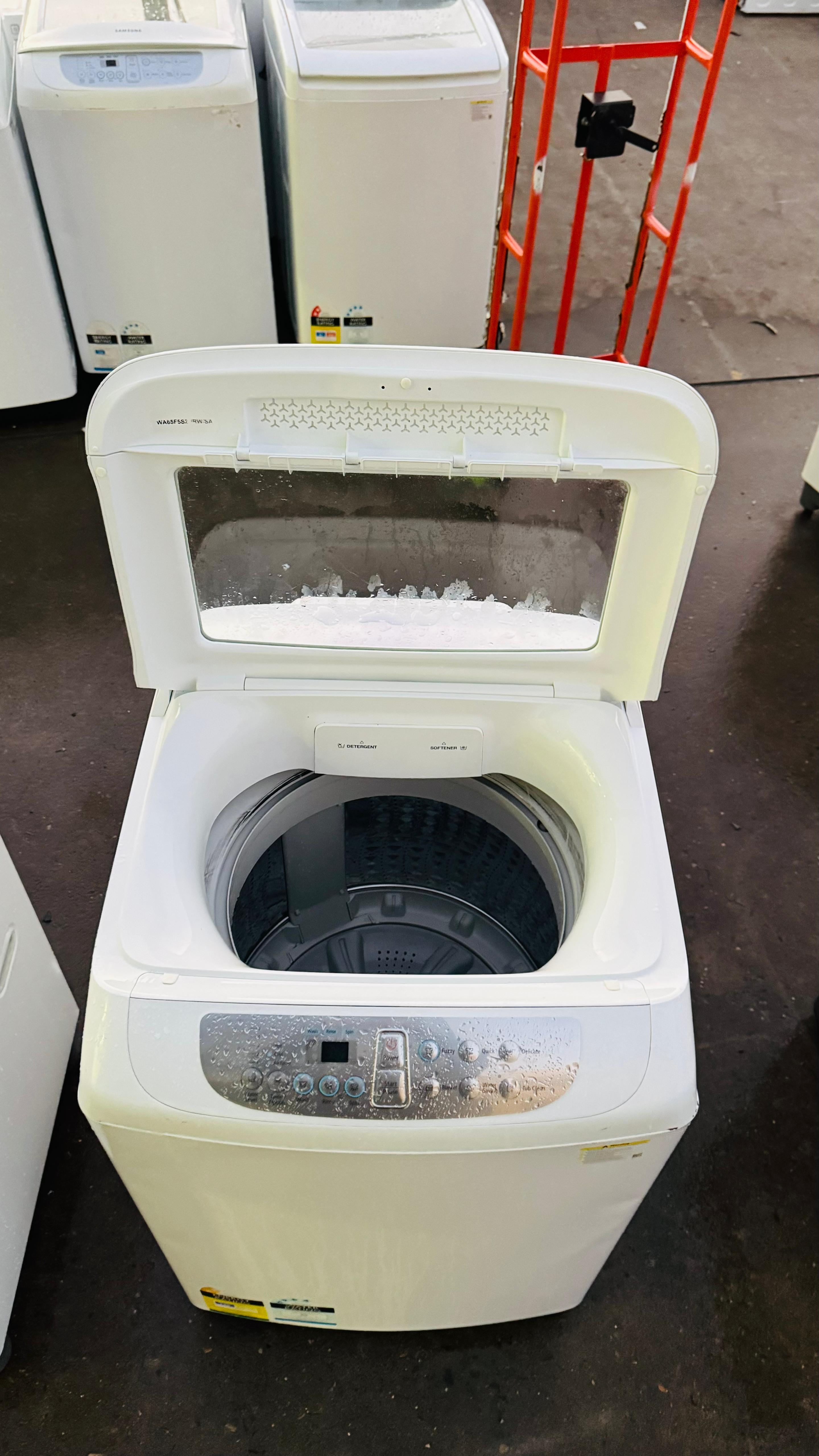 LG 6.5KGS TOP LOADER WASHING MACHINE