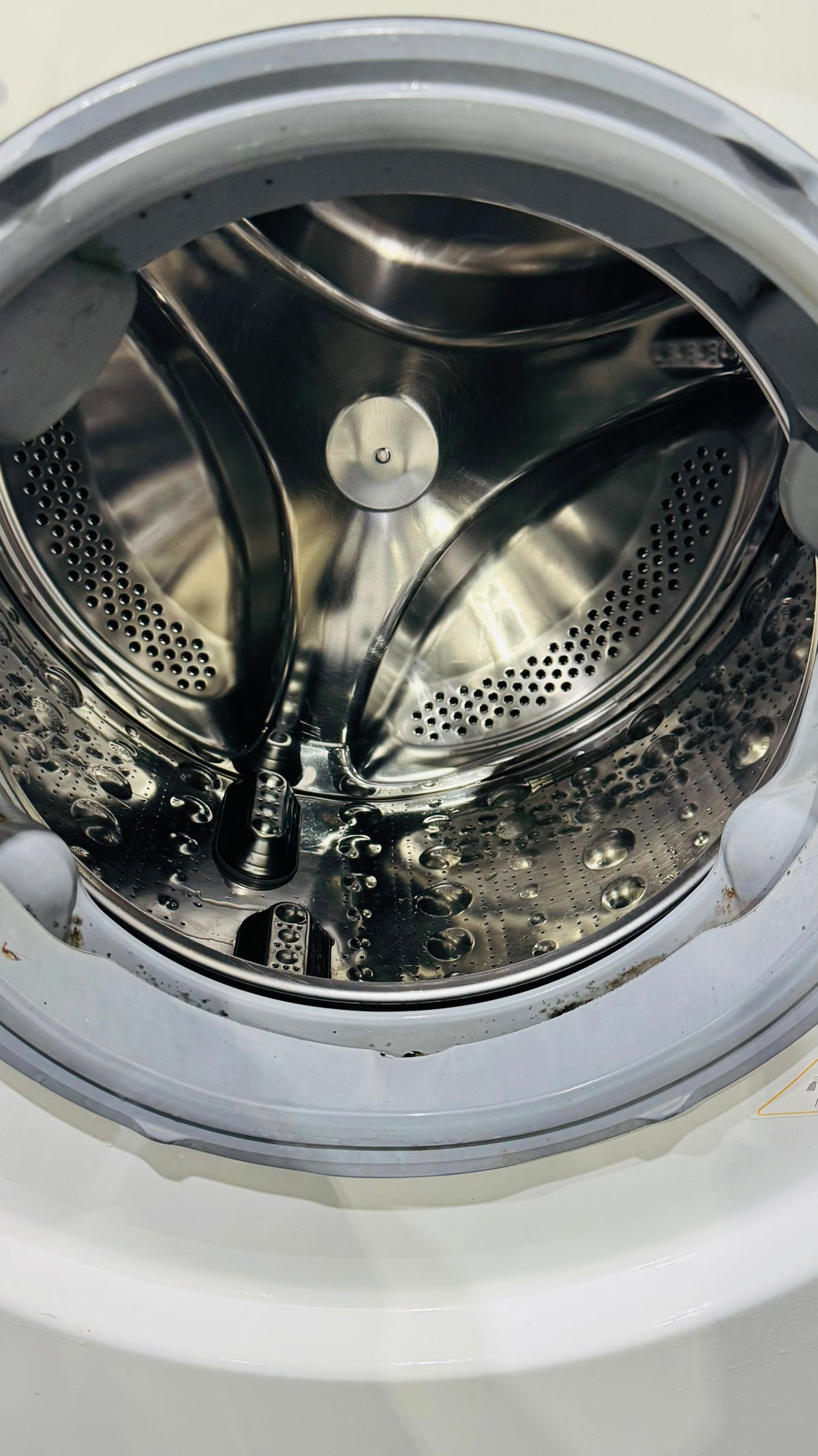 LG 9KGS FRONT LOADER WASHING MACHINE