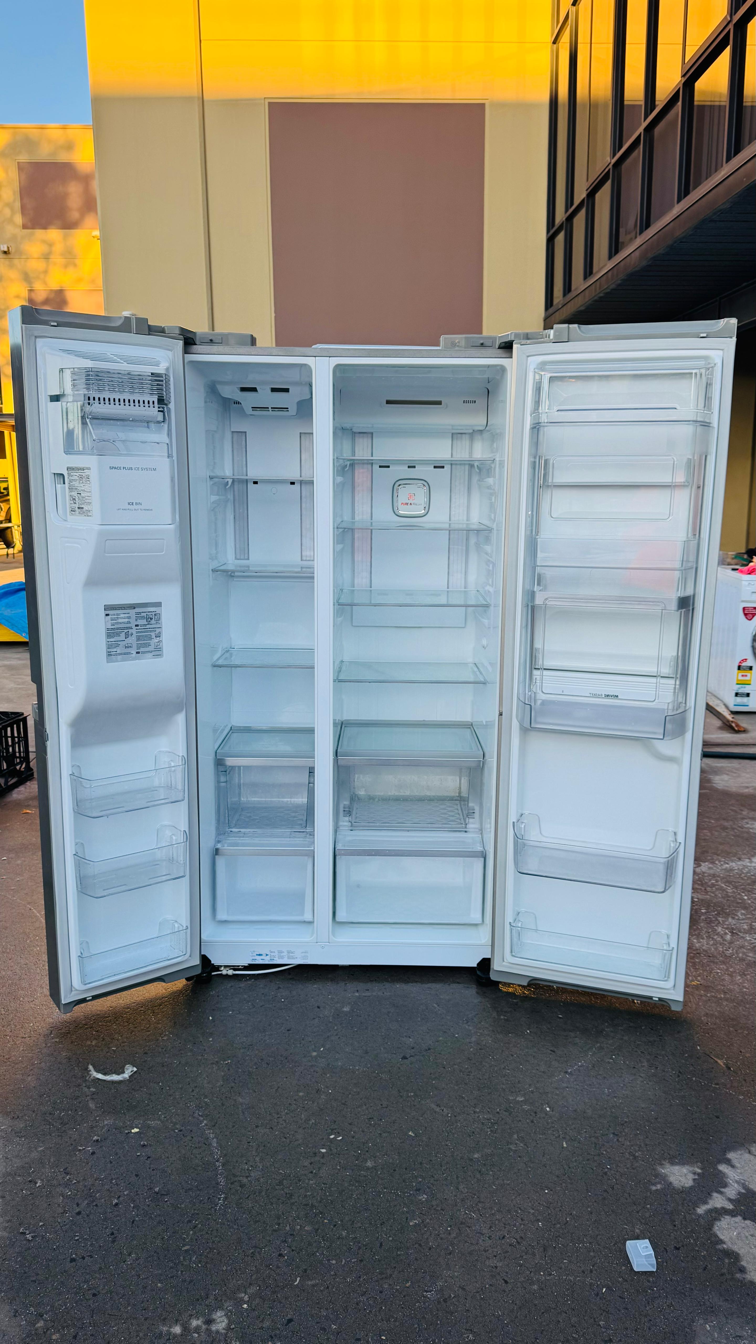 LG 661 LITRES SIDE BY SIDE DOOR FRIDGE FREEZER