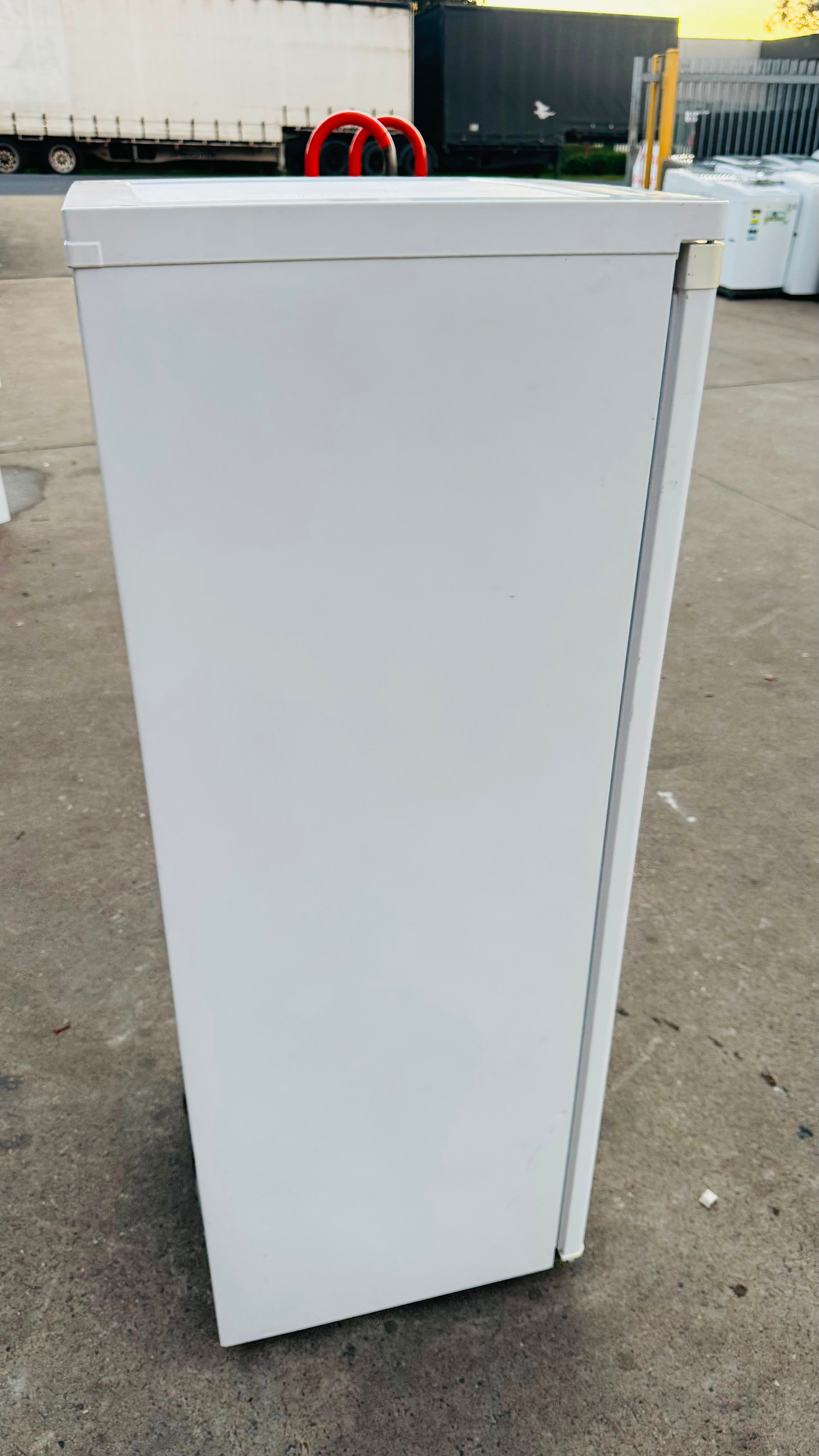 WESTINGHOUSE 230 LITRES FREEZER ONLY