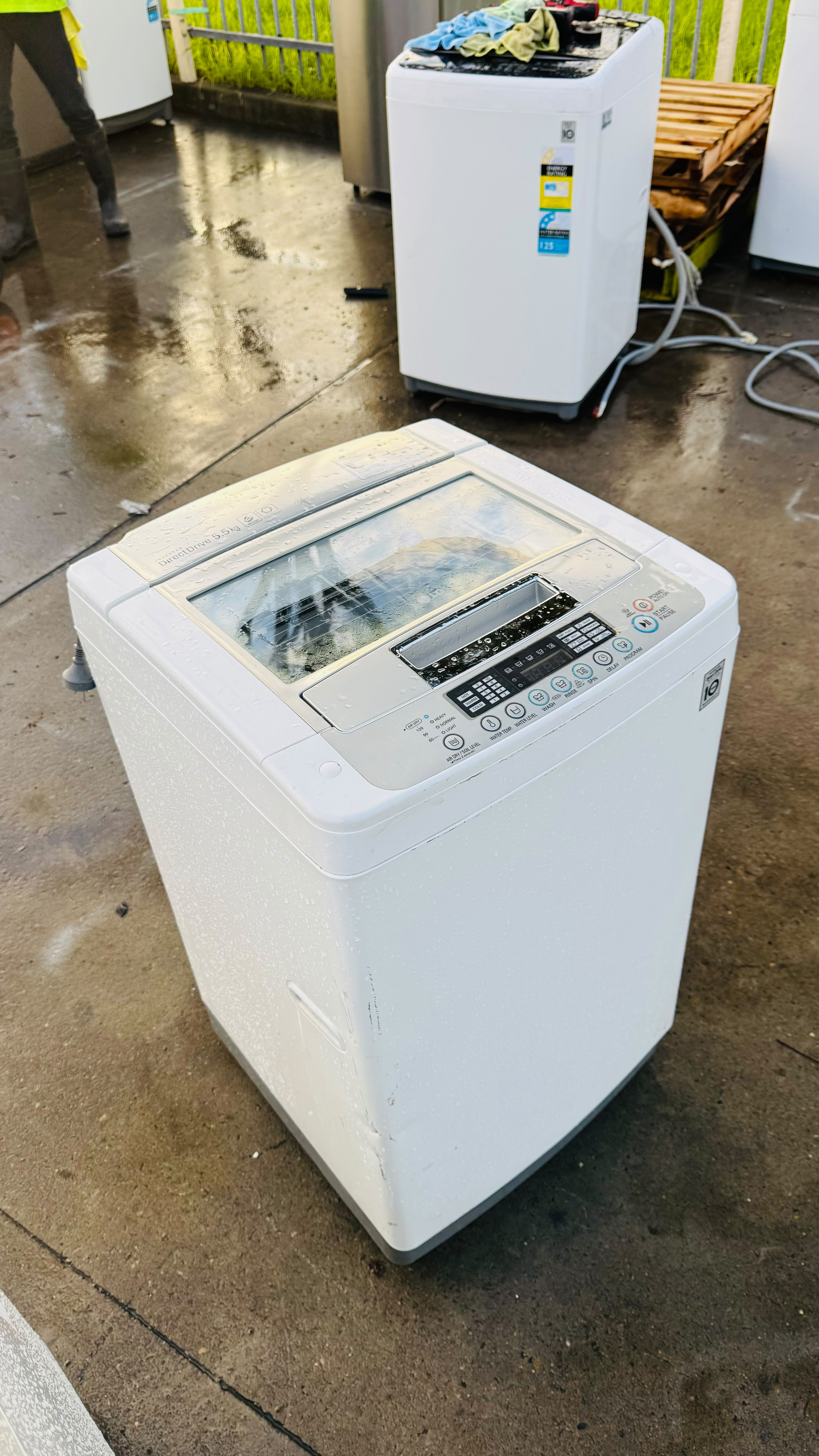 LG 5.5KGS TOP LOADER WASHING MACHINE