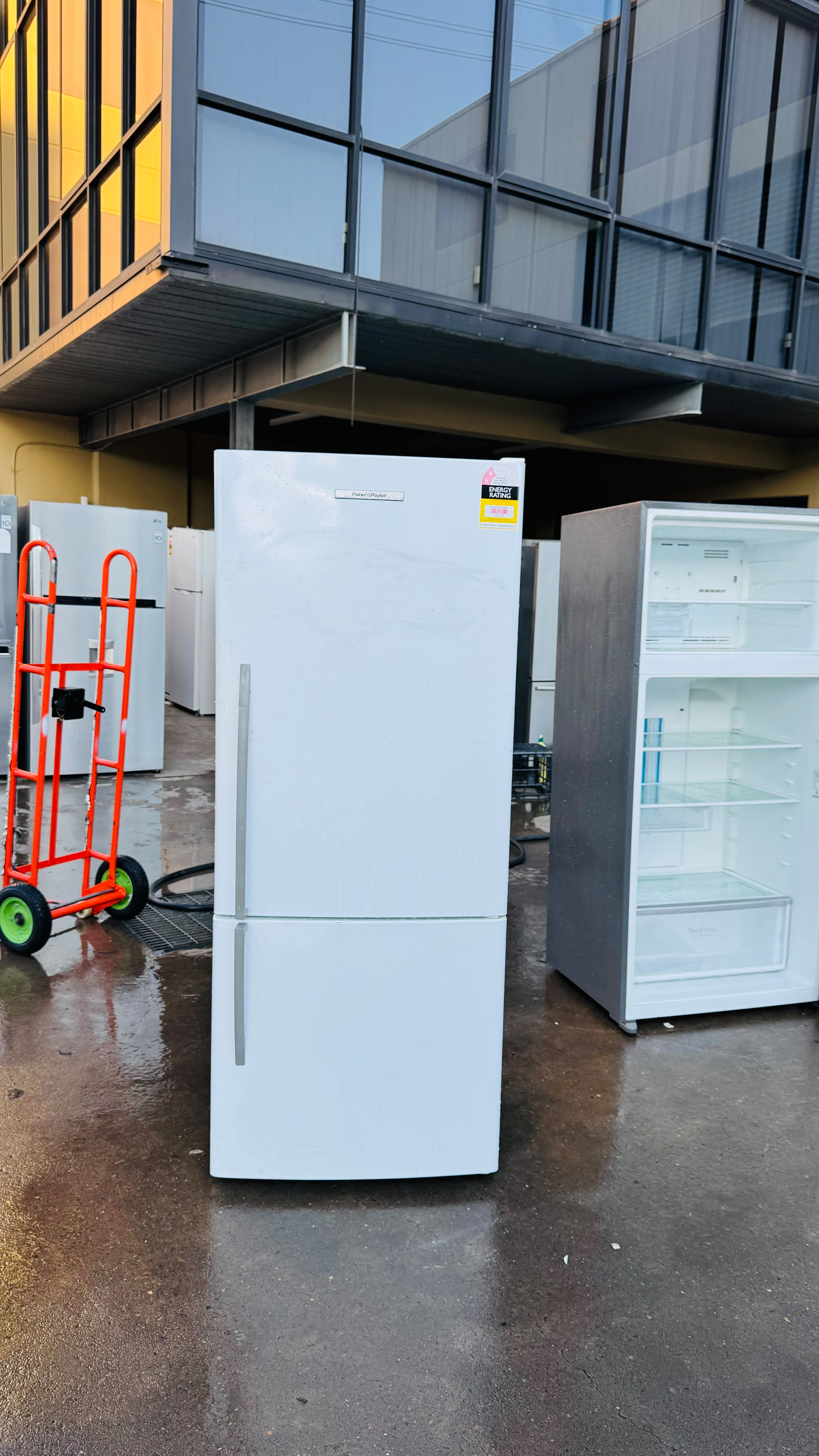 FISHER AND PAYKEL 442 LITRES FRIDGE FREEZER