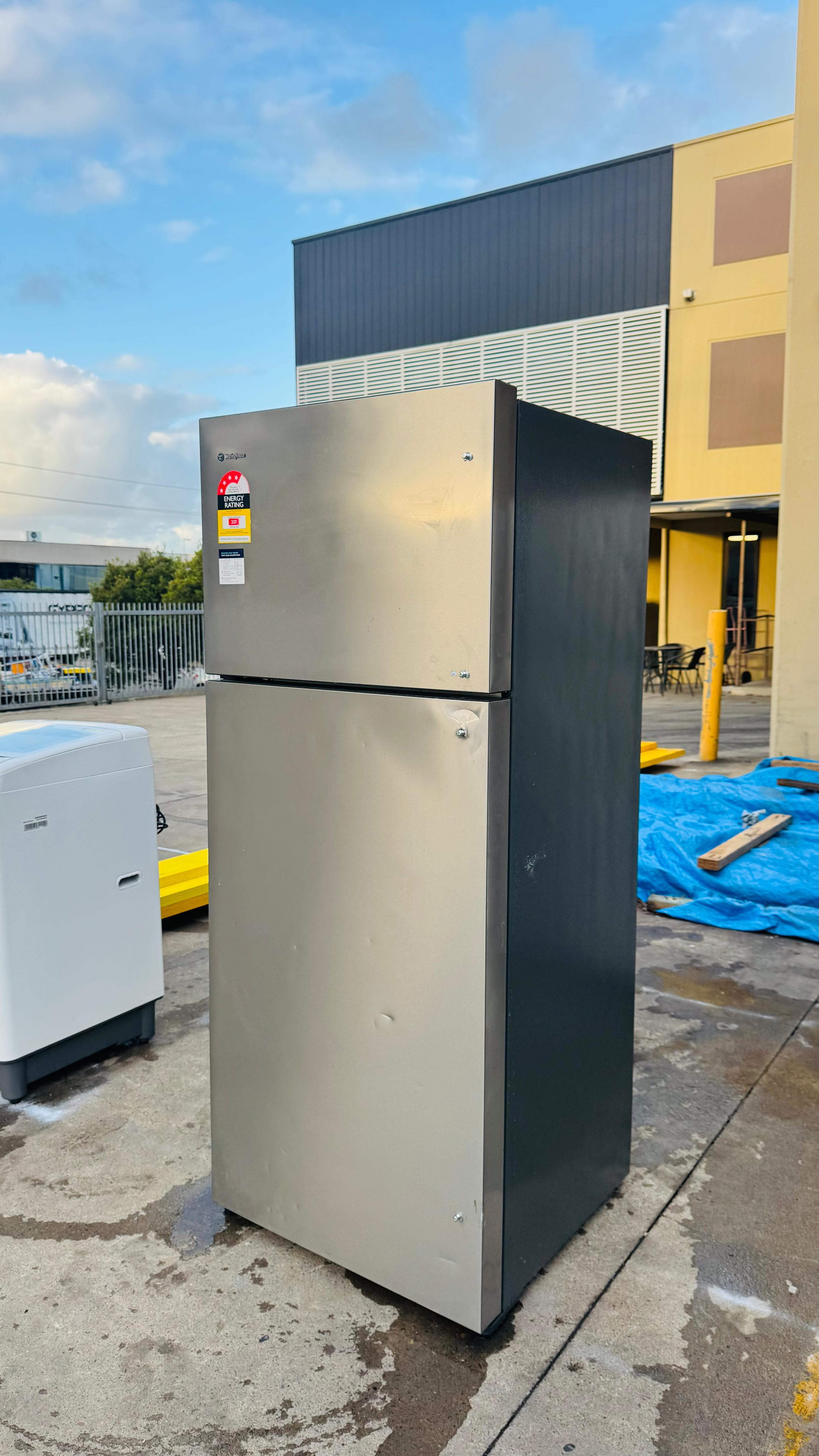 WESTINGHOUSE 461 LITRES FRIDGE FREEZER