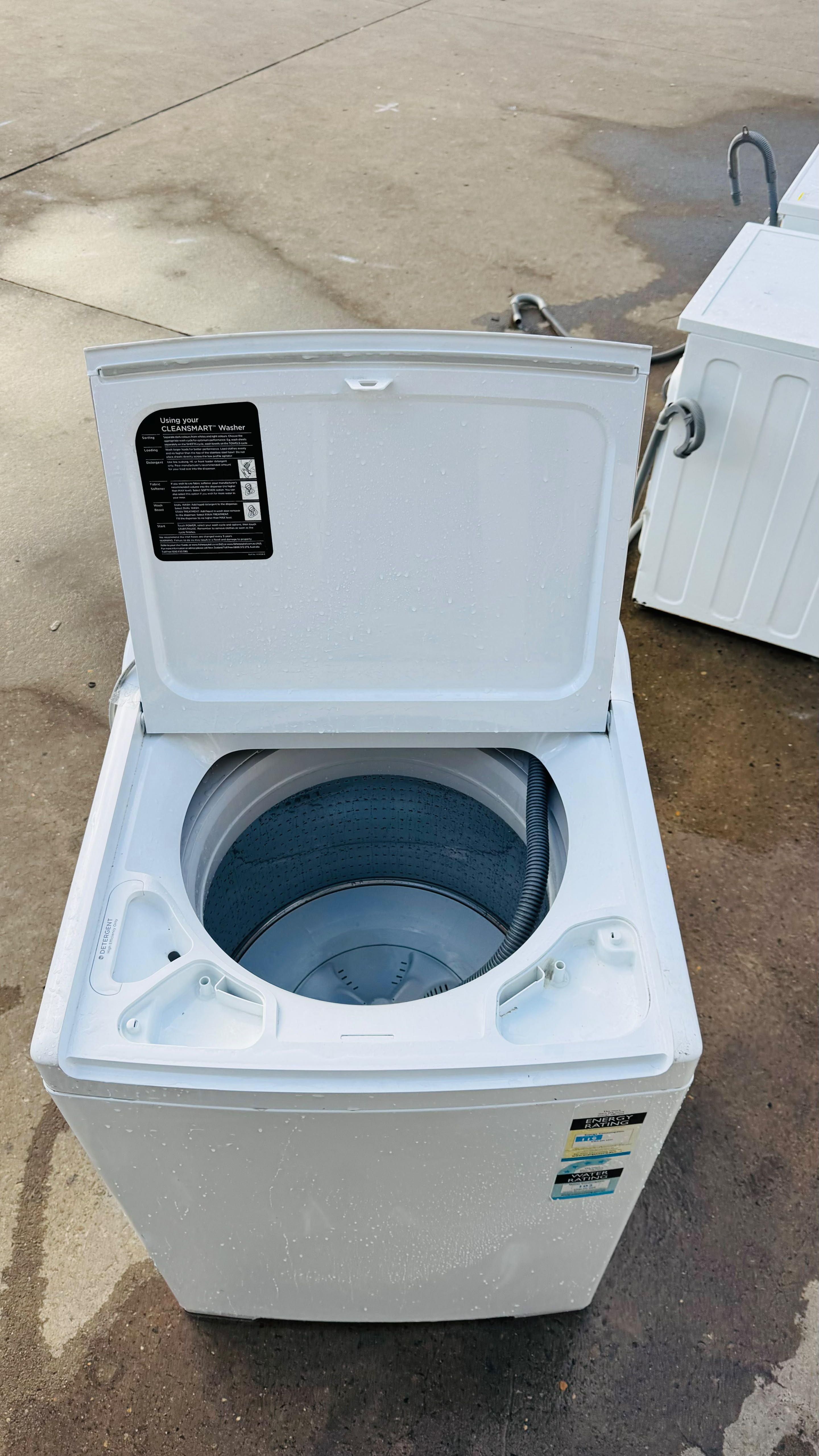 FISHER AND PAYKEL 10KGS TOP LOADER WASHING MACHINE