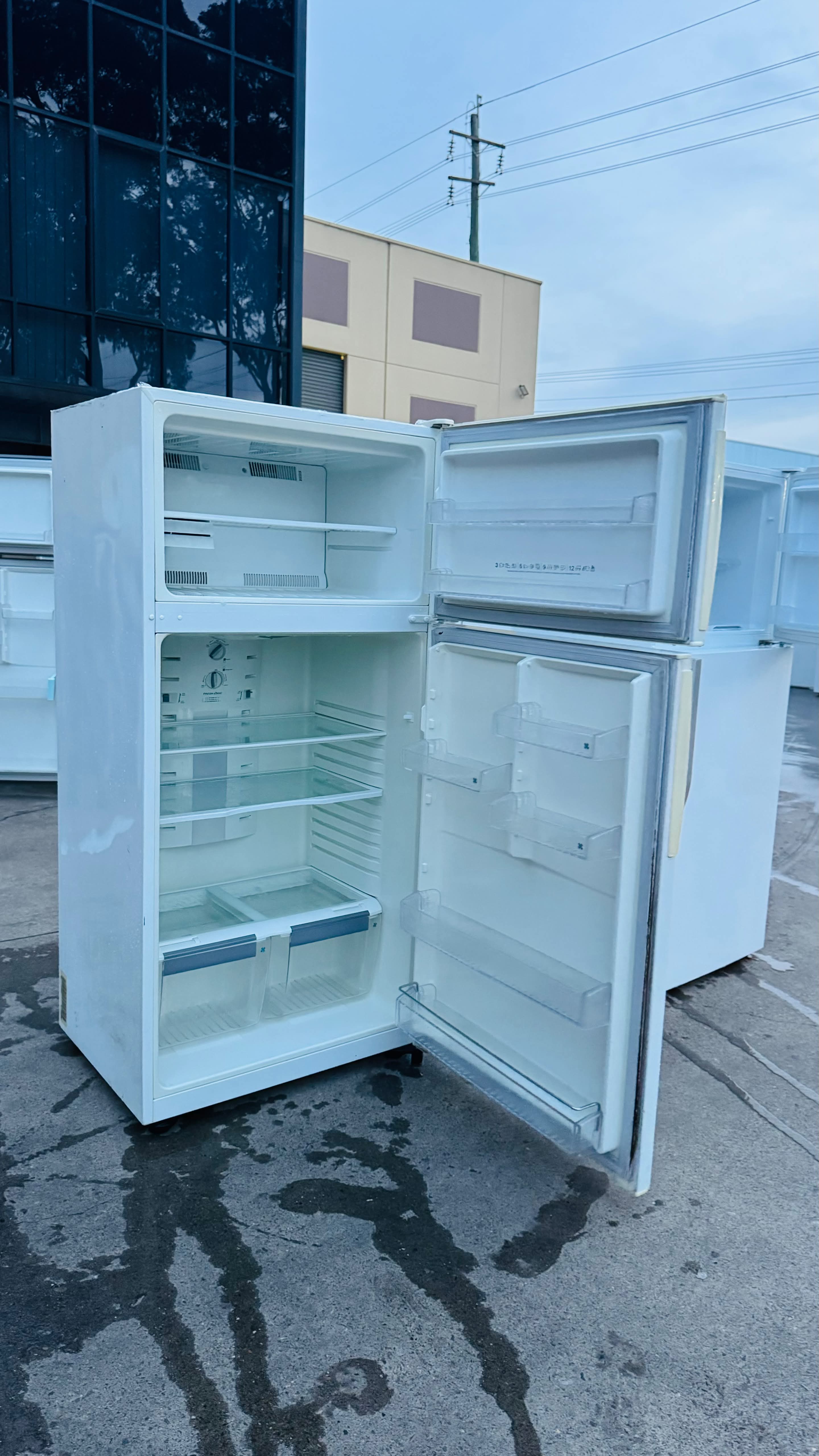 ELECTROLUX 517 LITRES FRIDGE FREEZER
