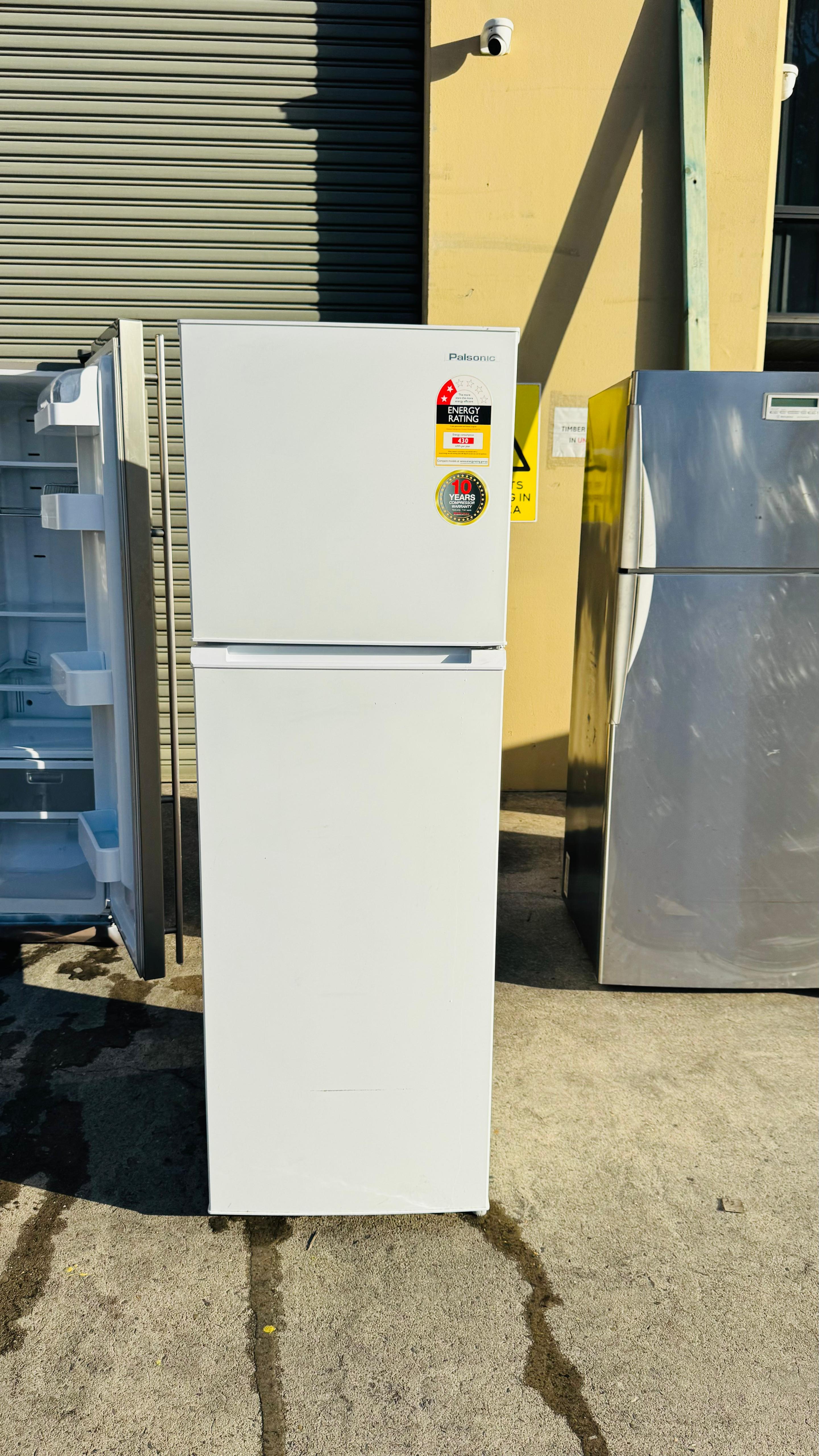 PALSONIC 268 LITRES FRIDGE FREEZER