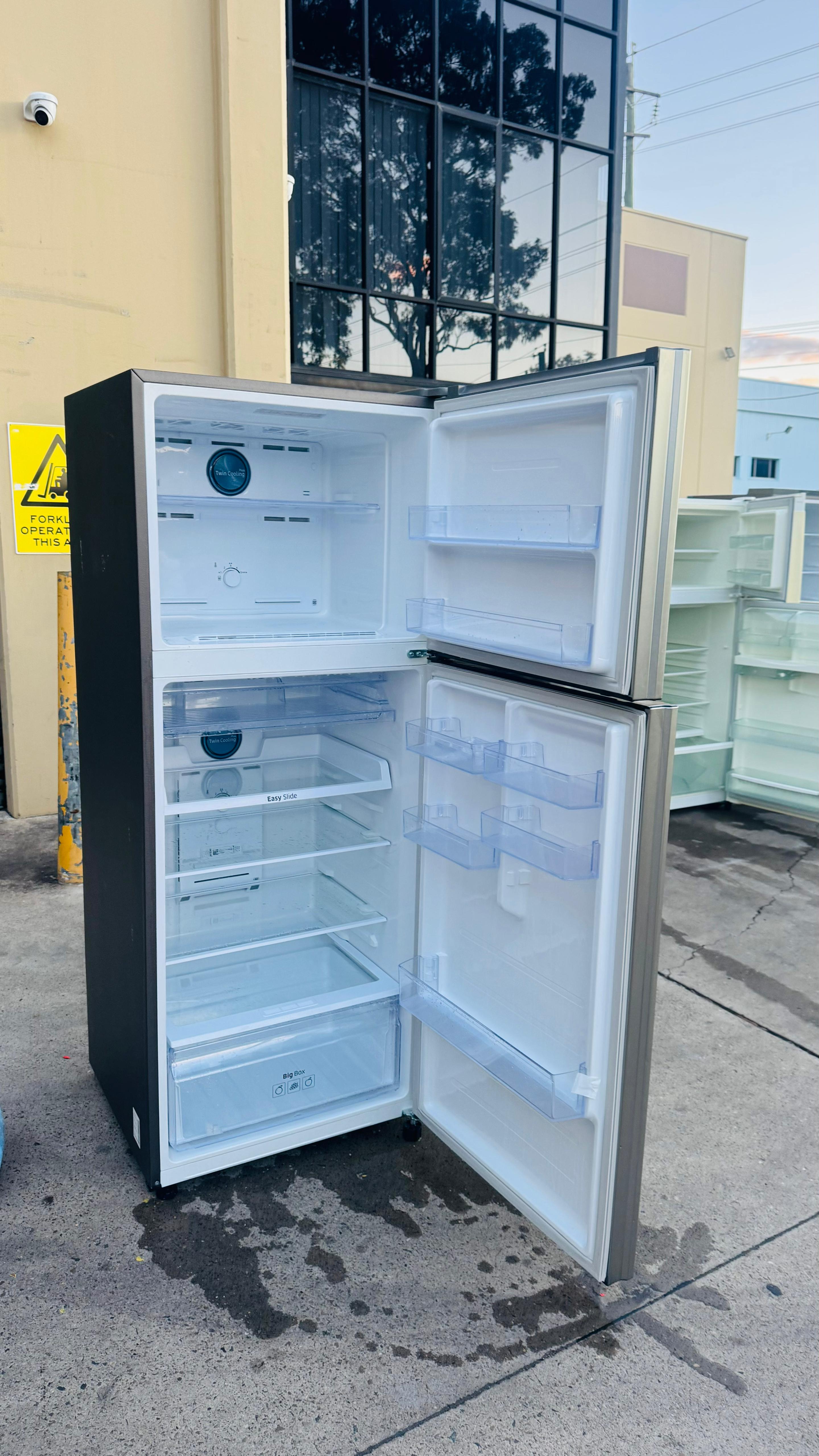 SAMSUNG 471 LITRES FRIDGE FREEZER