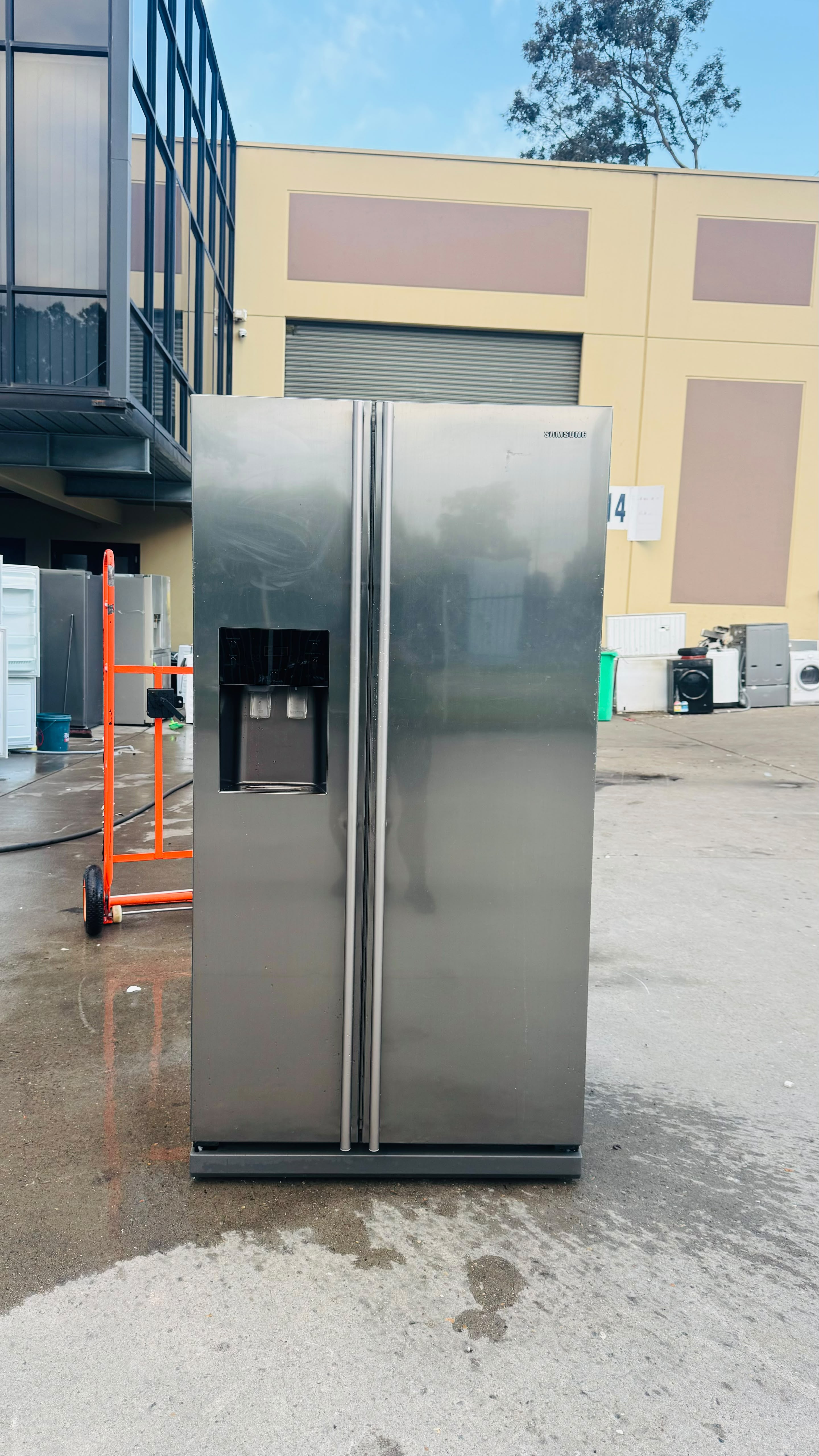 SAMSUNG 585 LITRES SIDE BY SIDE DOOR  FRIDGE FREEZER